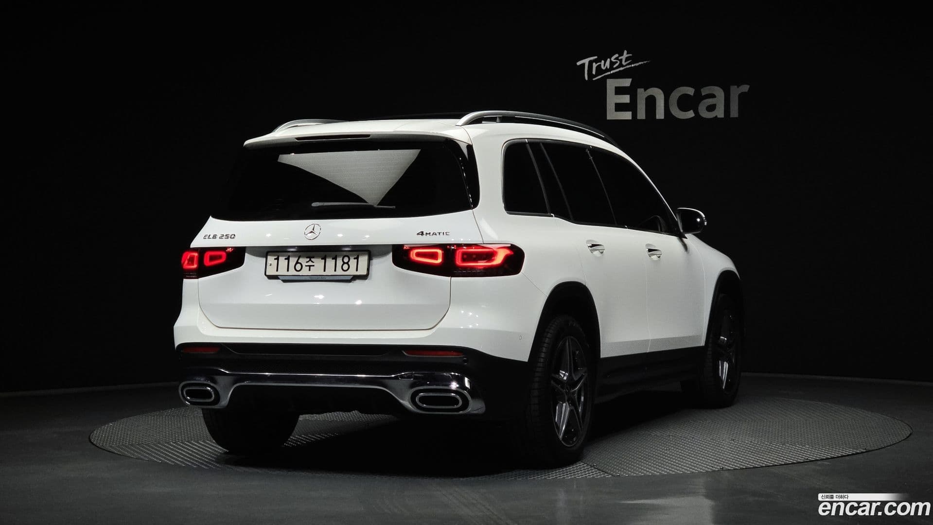 Main__Slider__Photo:GLB-Class Mercedes-Benz 2023.5-1