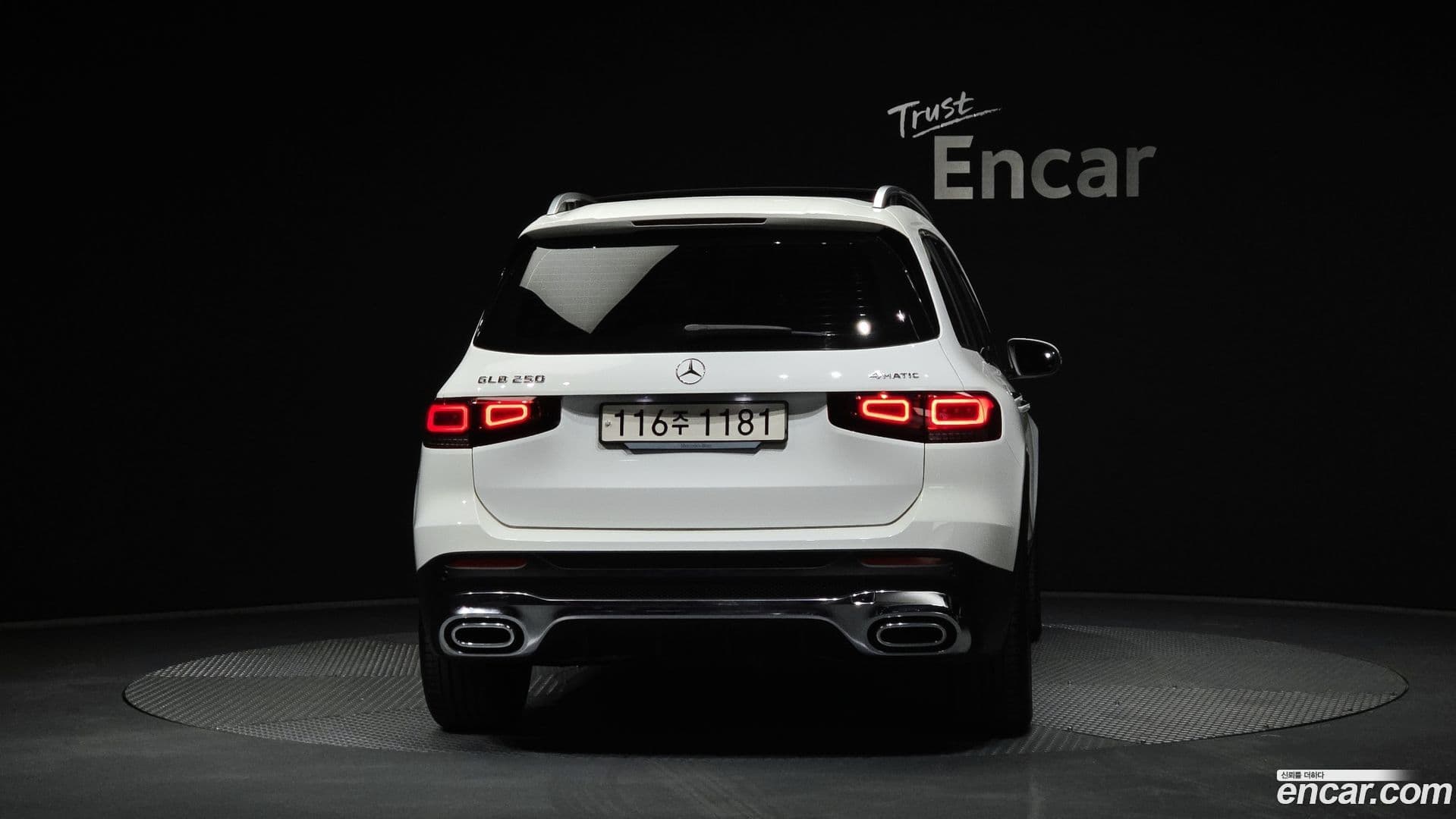 Main__Slider__Photo:GLB-Class Mercedes-Benz 2023.5-3