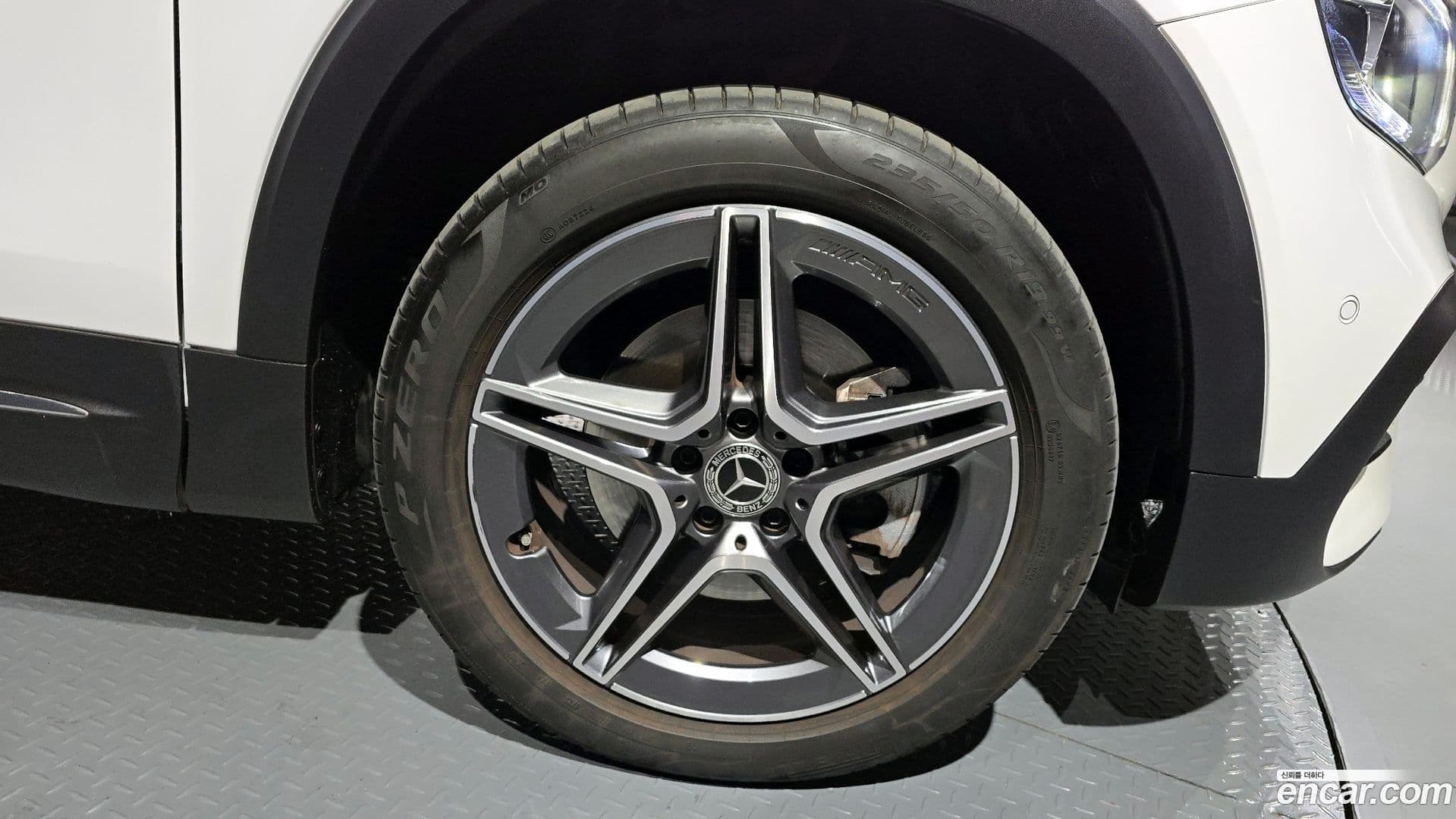 Main__Slider__Photo:GLB-Class Mercedes-Benz 2023.5-4