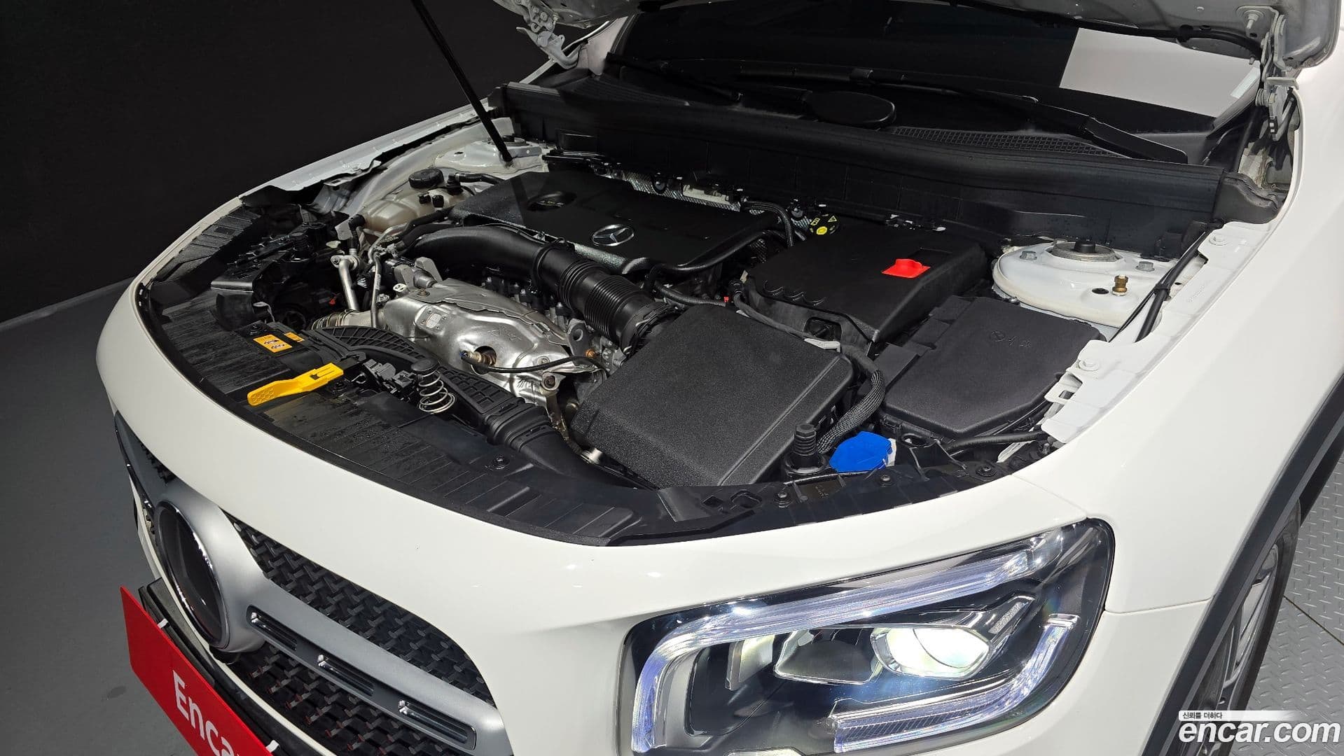 Main__Slider__Photo:GLB-Class Mercedes-Benz 2023.5-5