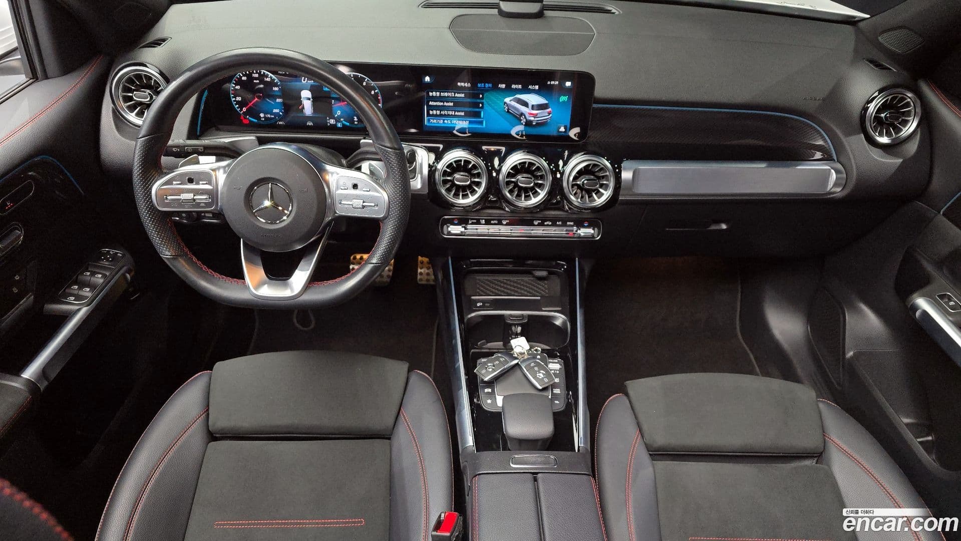 Main__Slider__Photo:GLB-Class Mercedes-Benz 2023.5-6