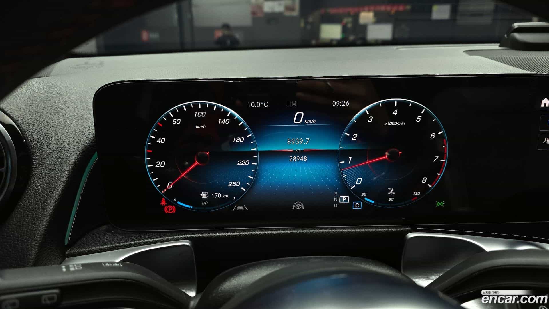 GLB-Class Mercedes-Benz 2023.5-INNER-008