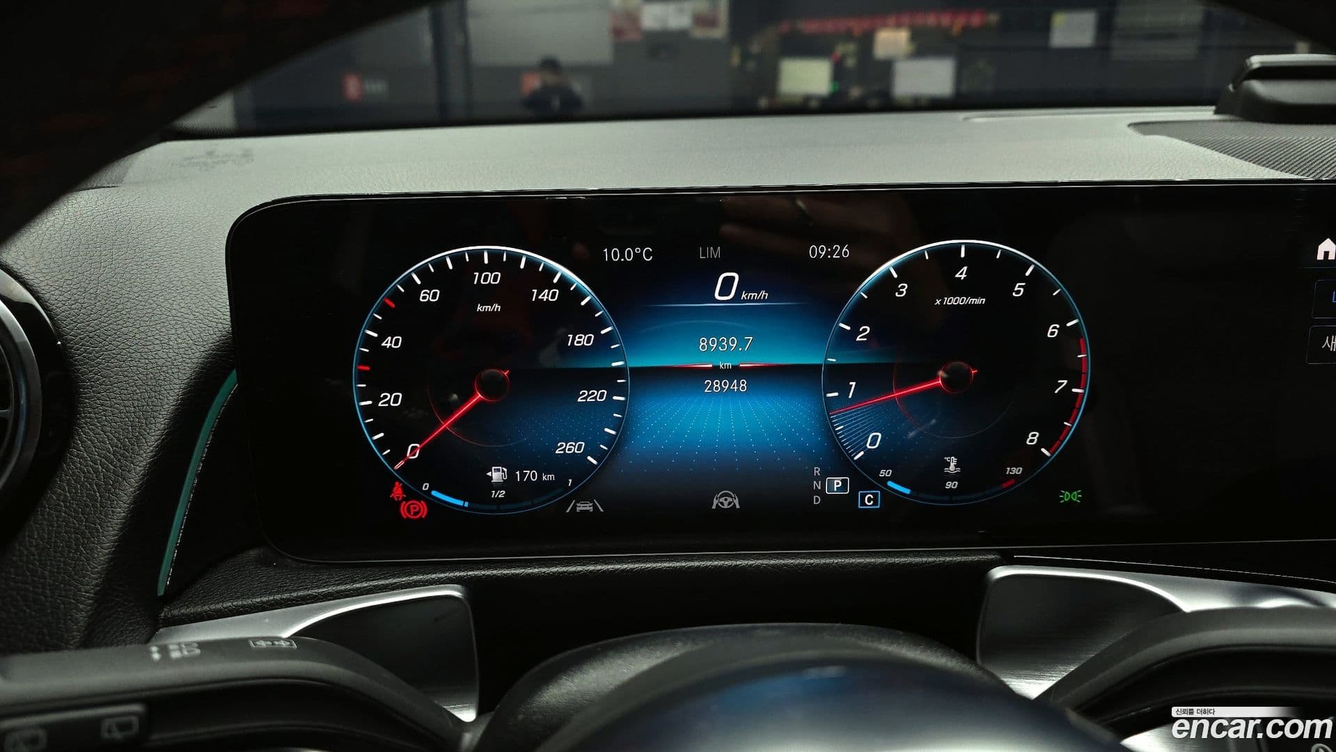 Main__Slider__Photo:GLB-Class Mercedes-Benz 2023.5-7