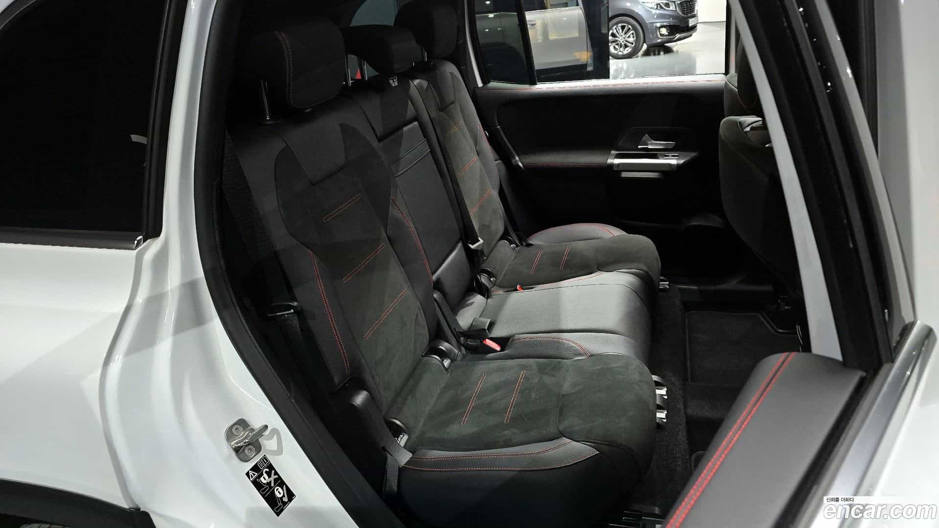 GLB-Class Mercedes-Benz 2023.5-OPTION-016