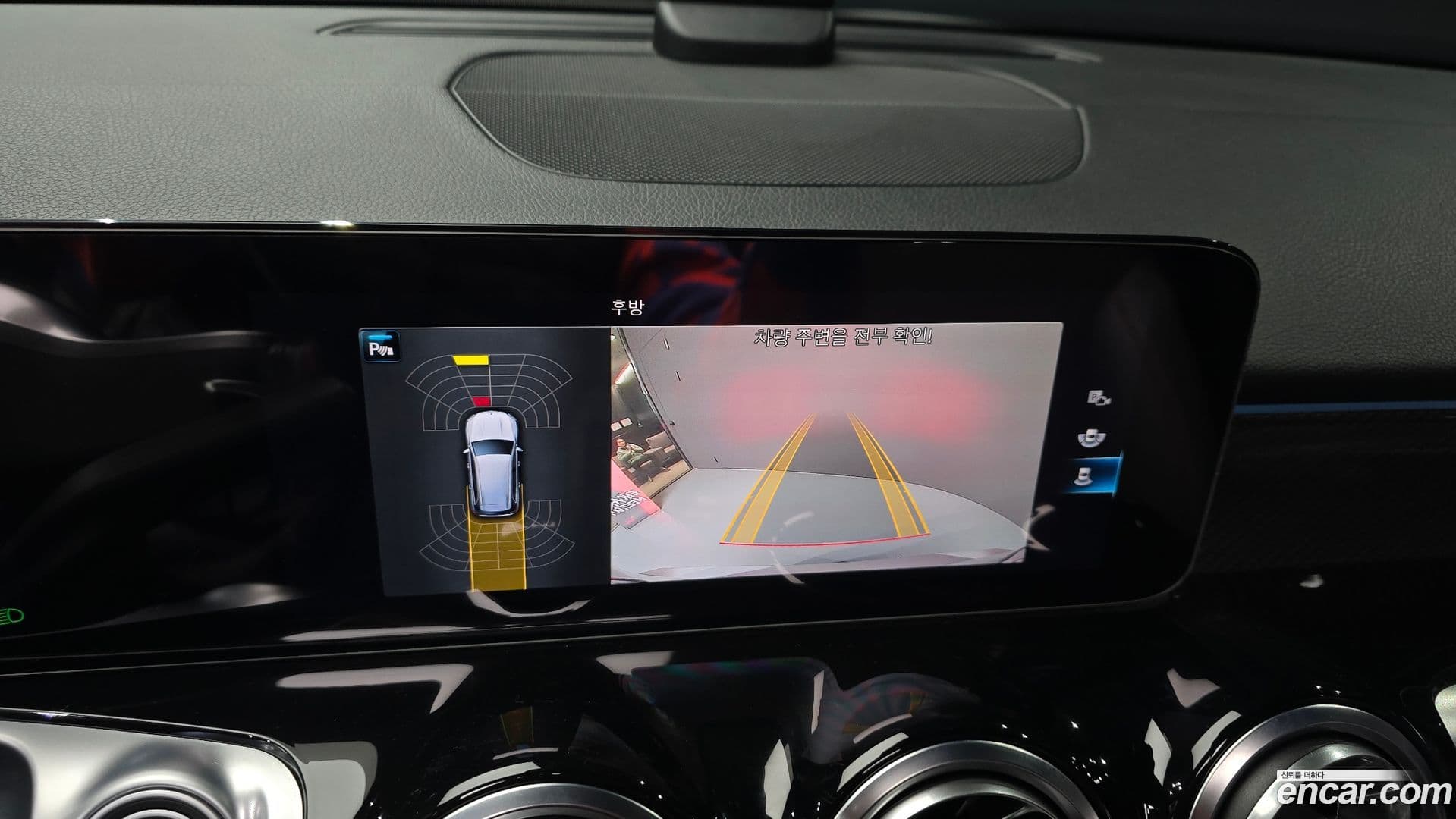 Main__Slider__Photo:GLB-Class Mercedes-Benz 2023.5-14