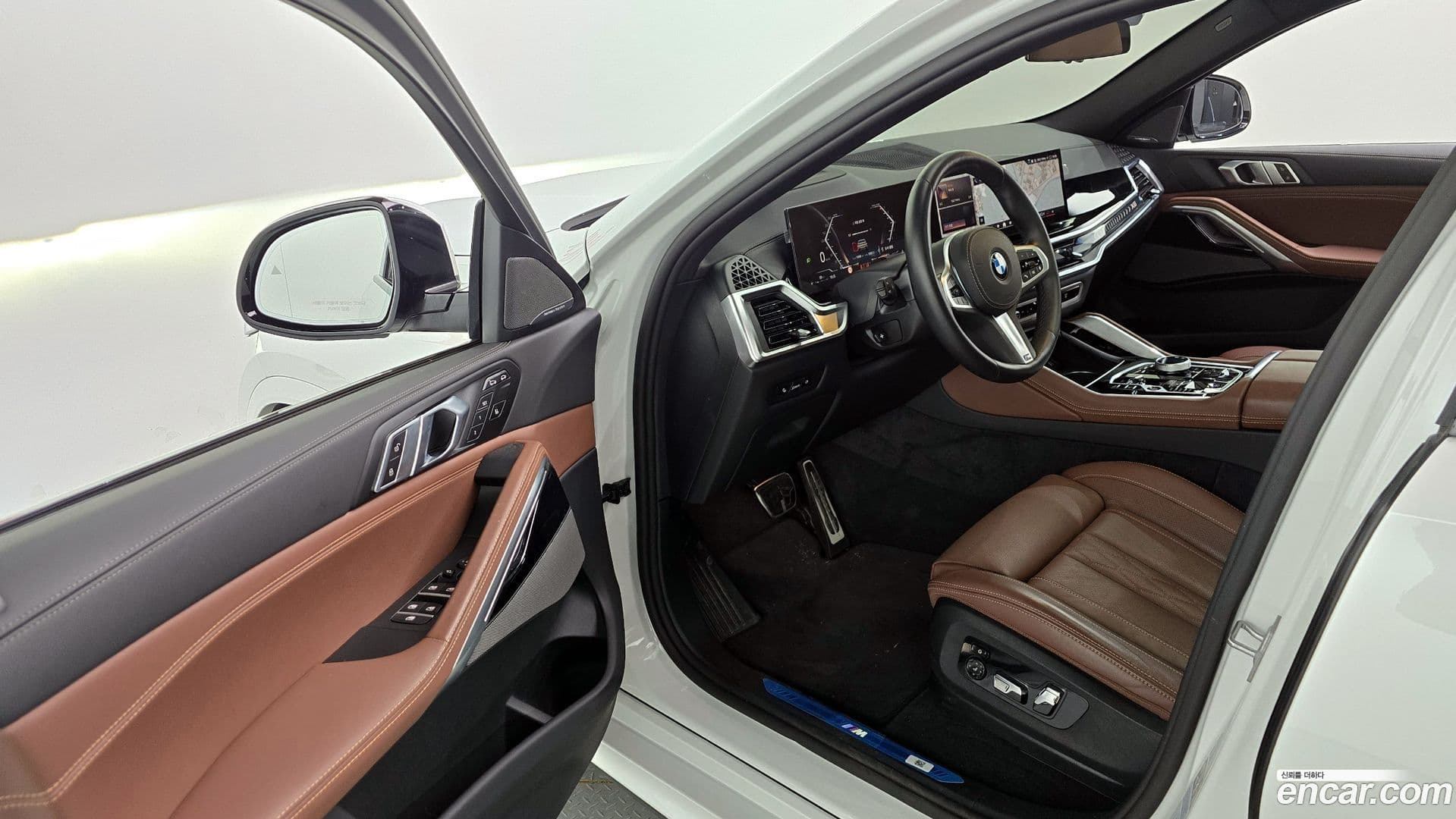 Main__Slider__Photo:X6 BMW 2025.0-9