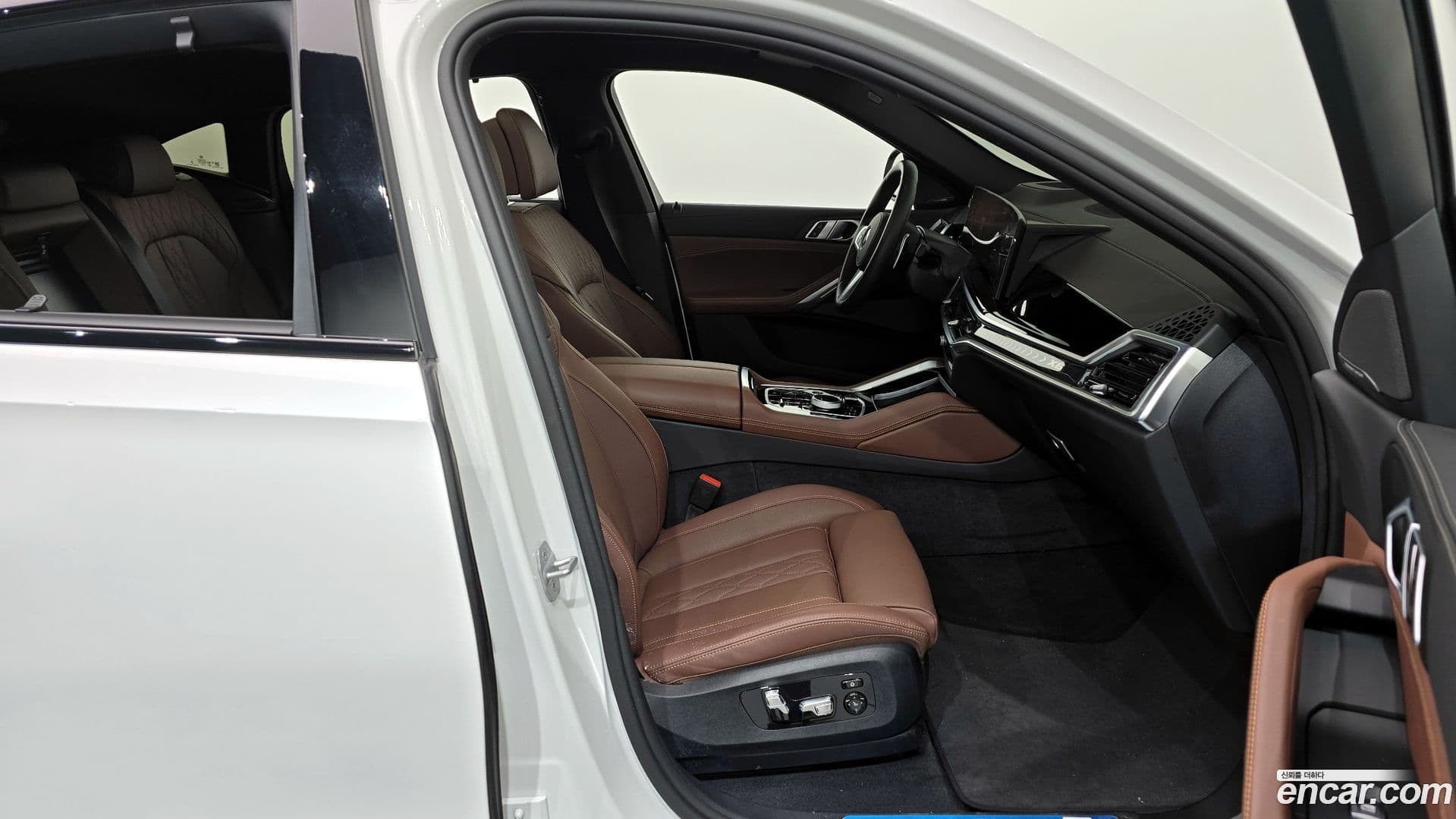 Main__Slider__Photo:X6 BMW 2025.0-10