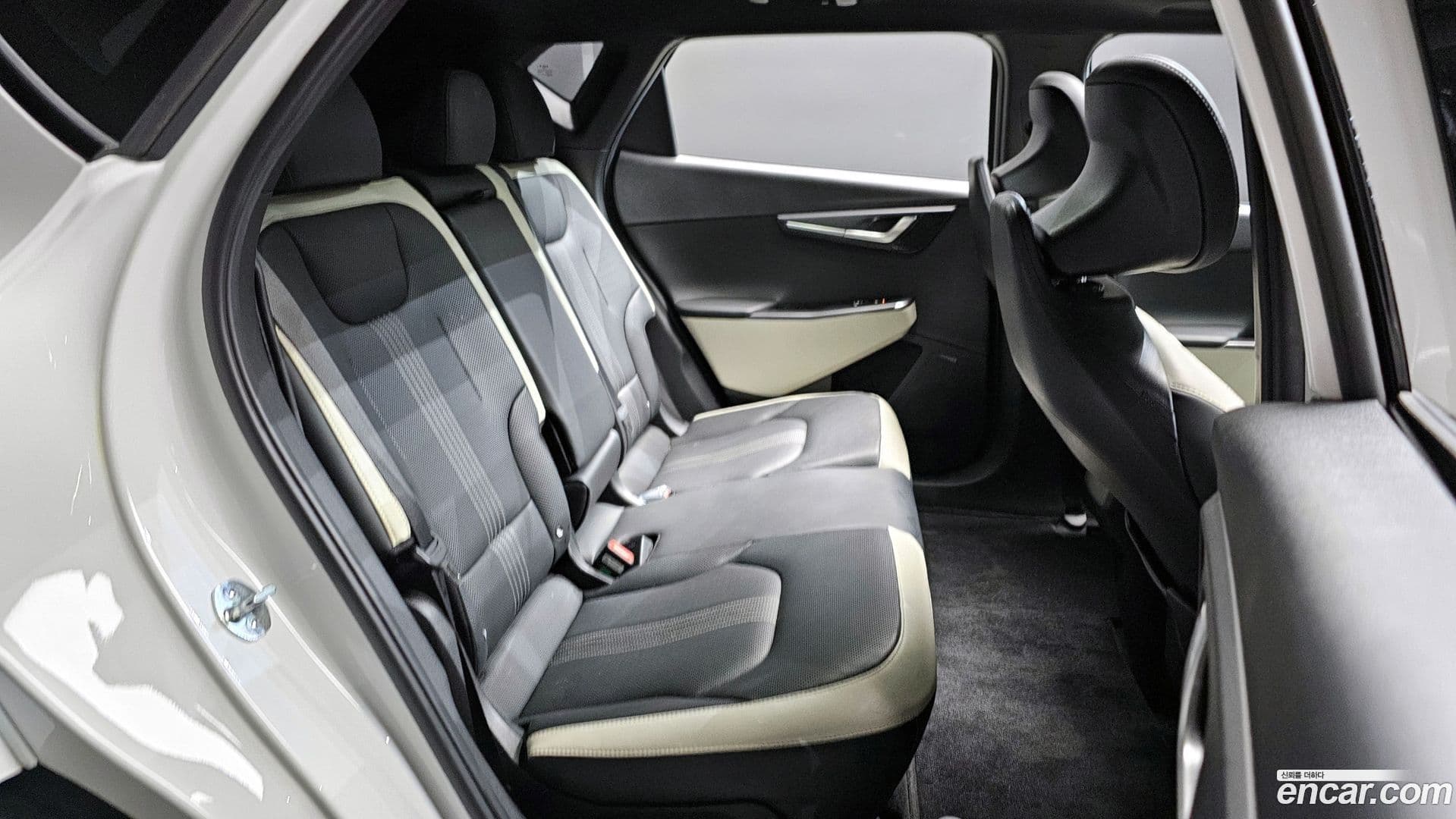 Main__Slider__Photo:EV6 Kia 2023.11-11