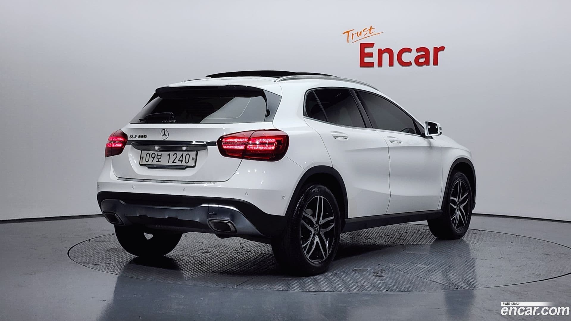 Main__Slider__Photo:GLA-Class Mercedes-Benz 2019.4-1