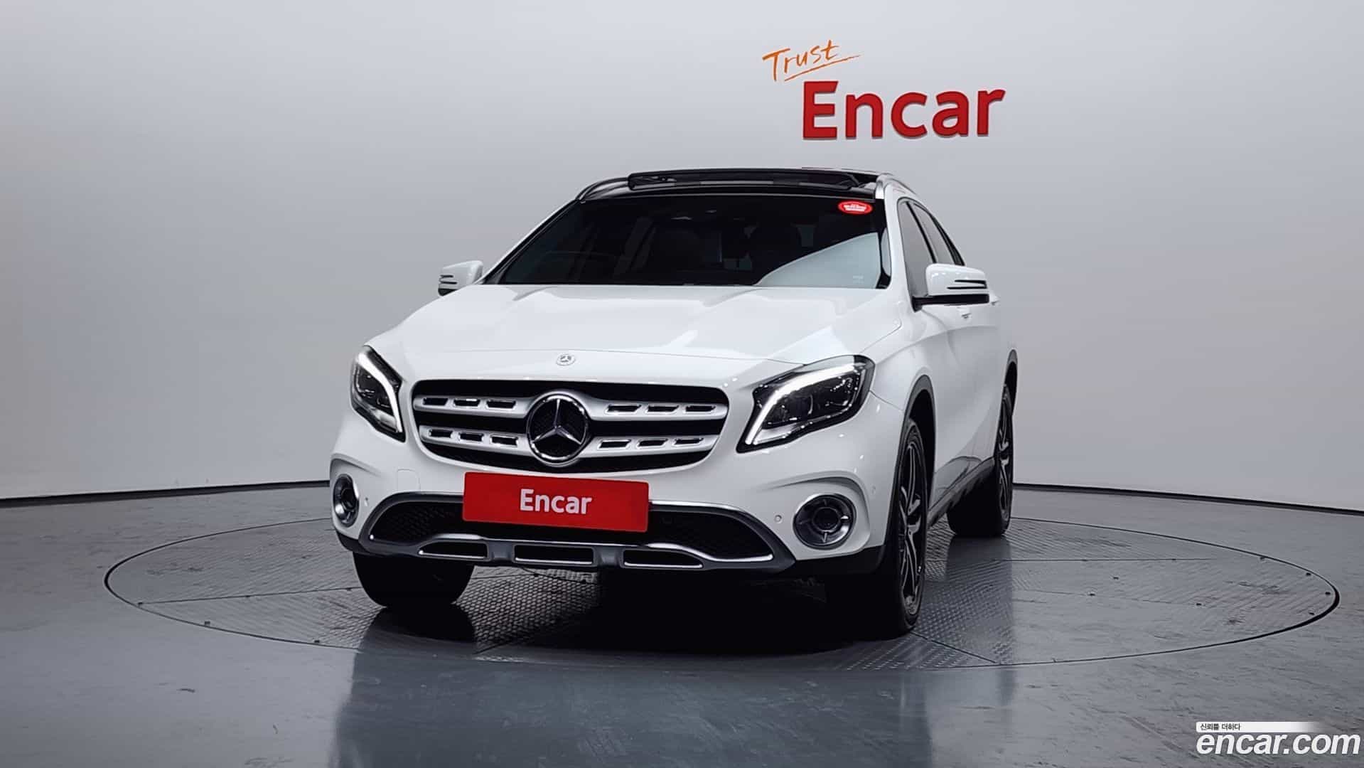 GLA-Class Mercedes-Benz 2019.4-OUTER-003