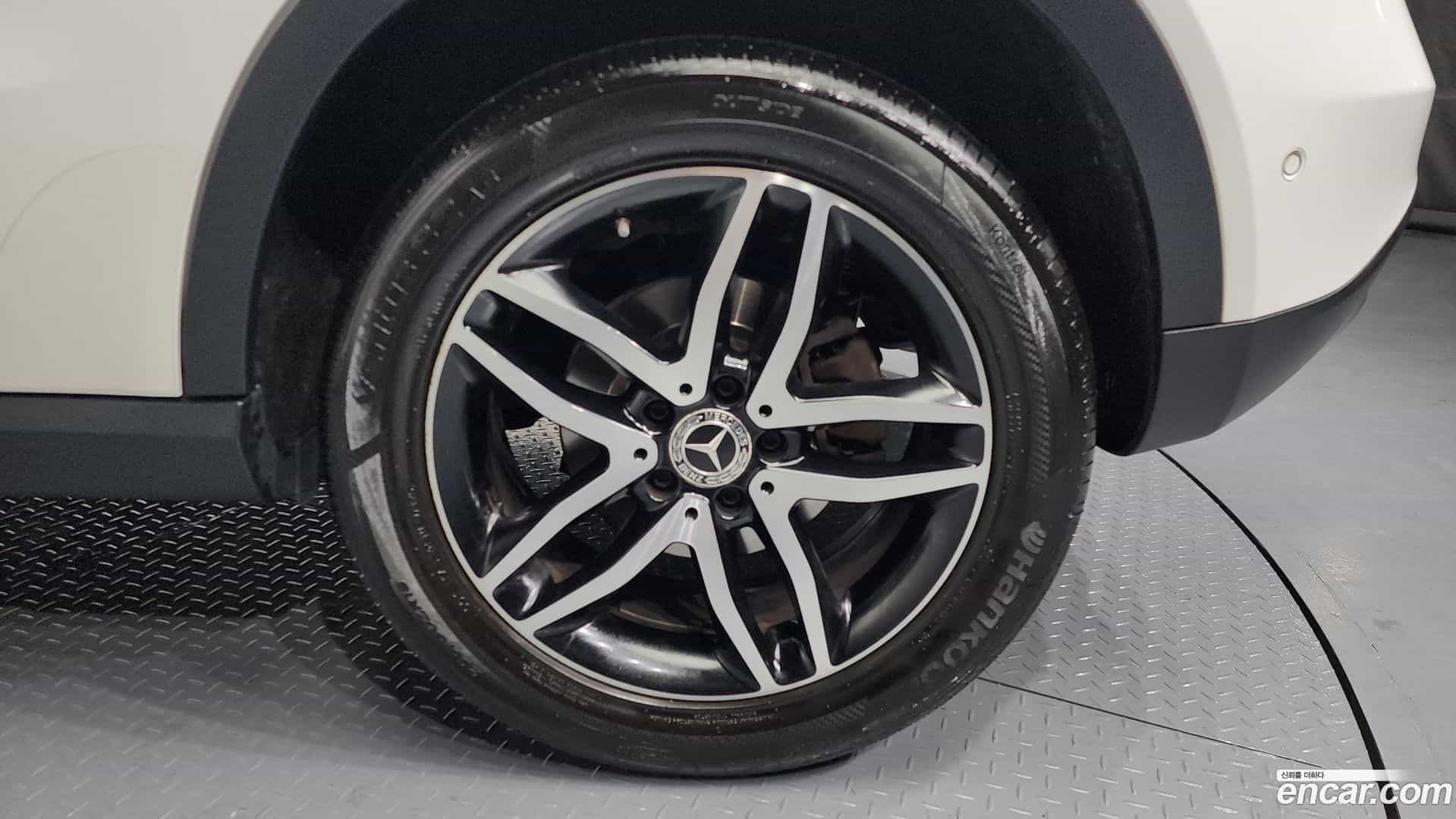 GLA-Class Mercedes-Benz 2019.4-OUTER-005