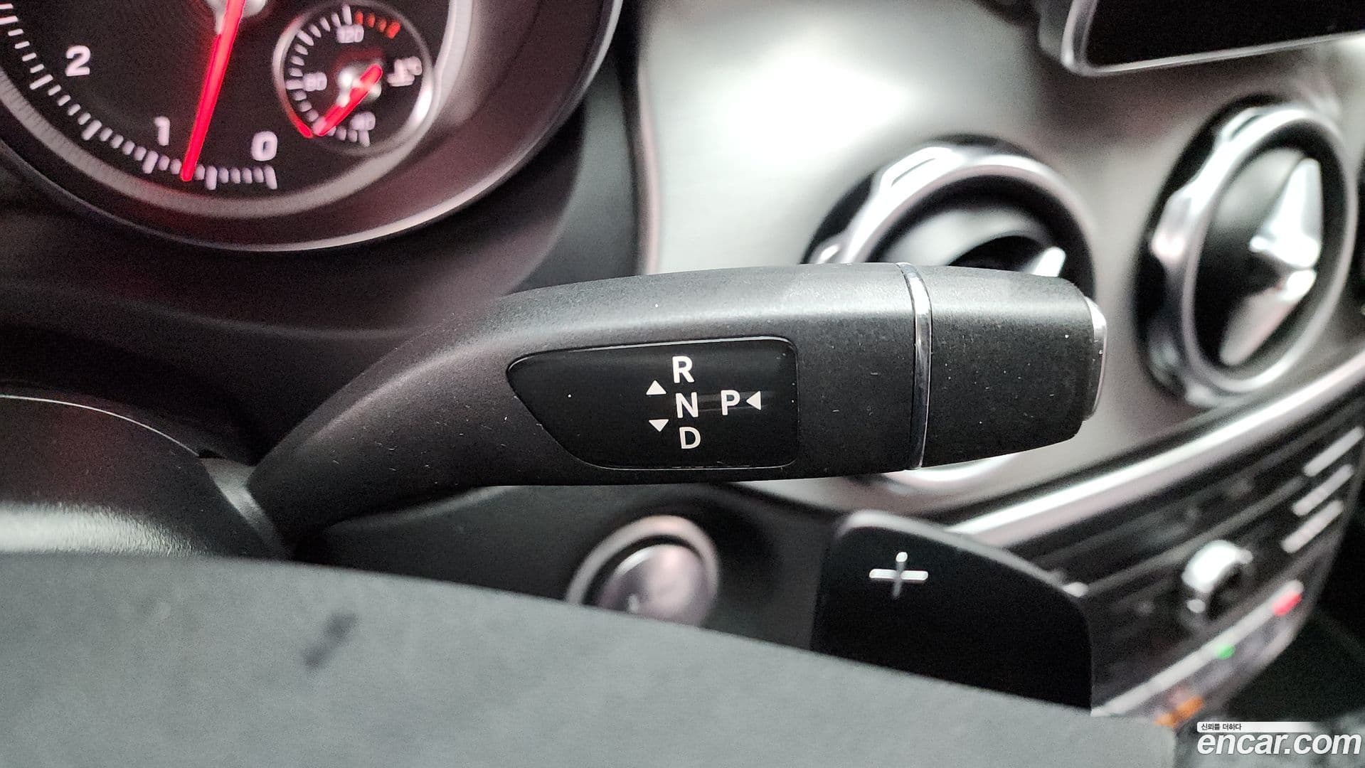 Main__Slider__Photo:GLA-Class Mercedes-Benz 2019.4-8