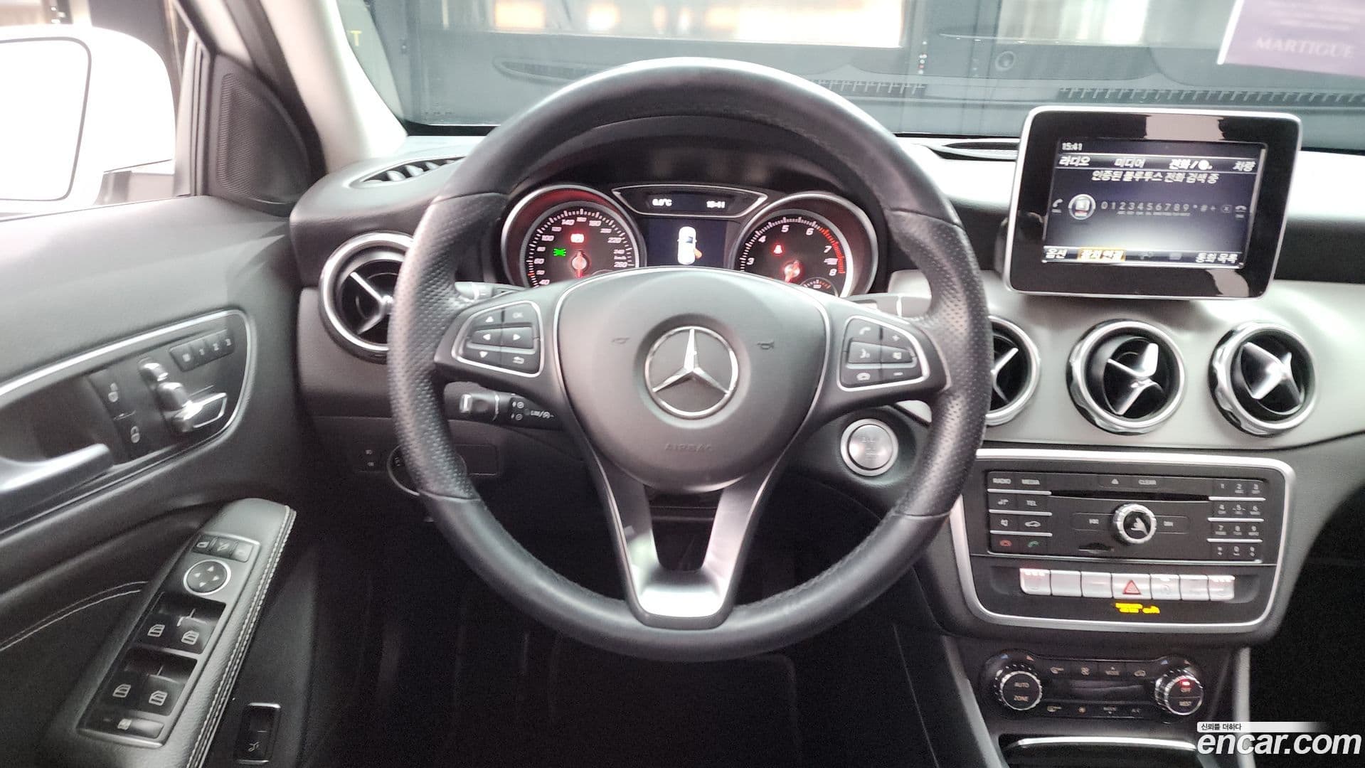 Main__Slider__Photo:GLA-Class Mercedes-Benz 2019.4-12