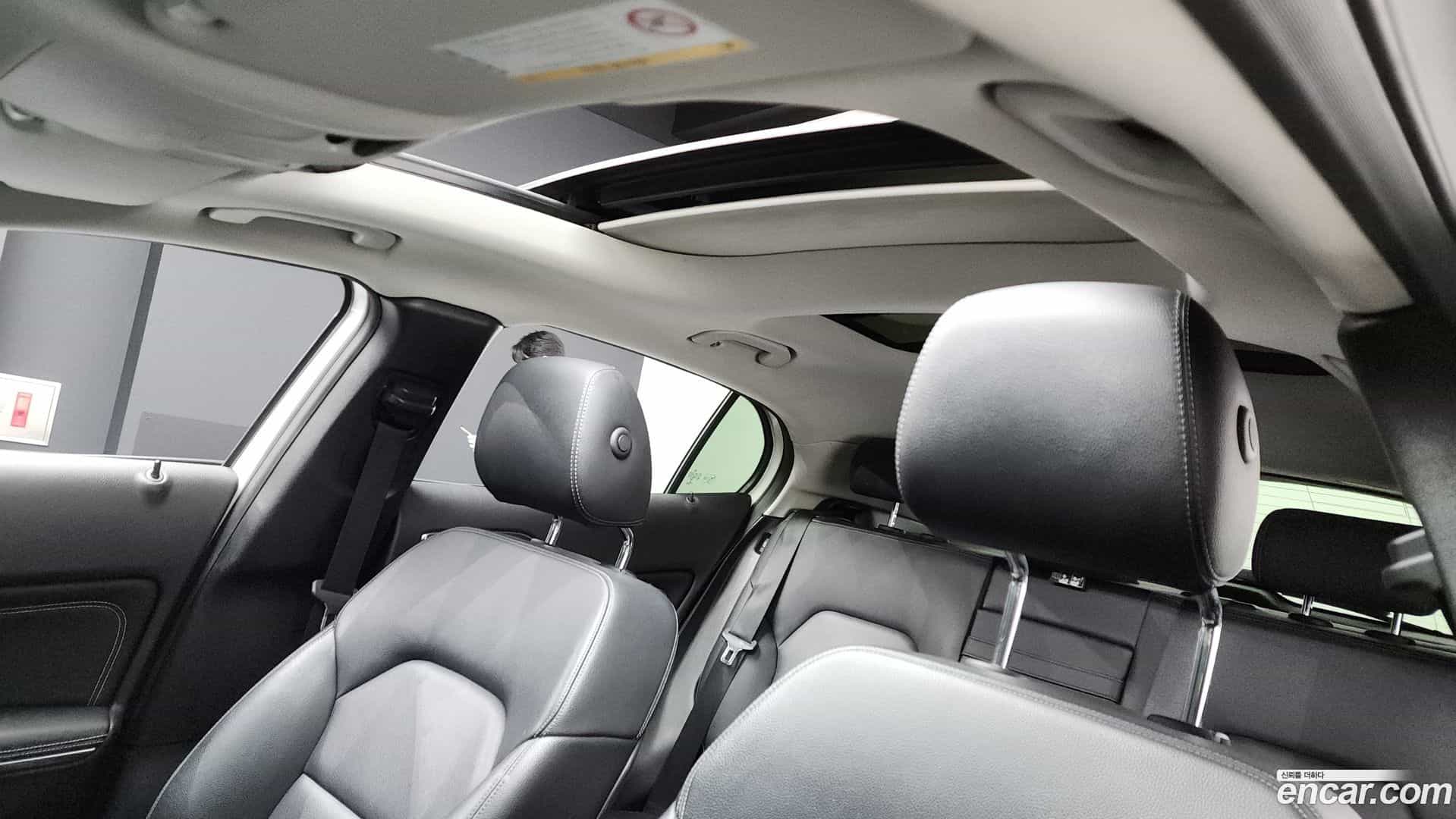 GLA-Class Mercedes-Benz 2019.4-OPTION-019