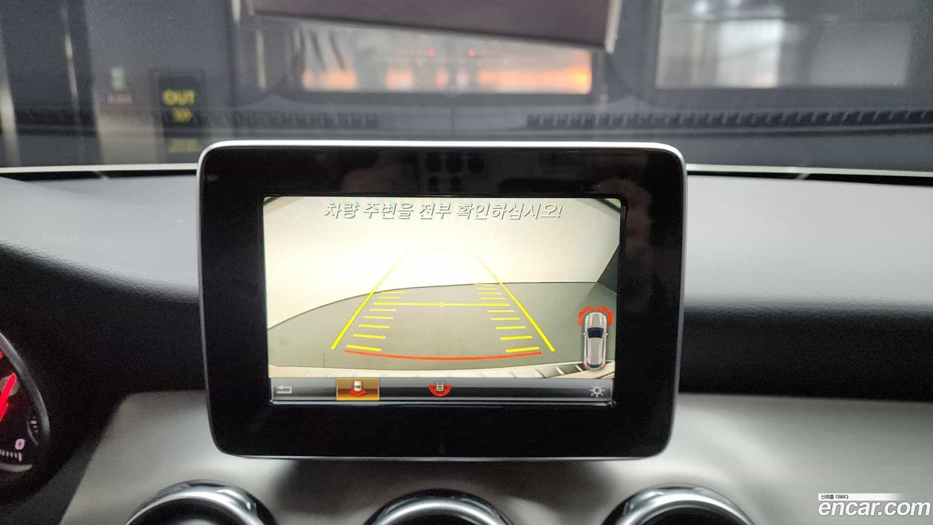 GLA-Class Mercedes-Benz 2019.4-OPTION-020