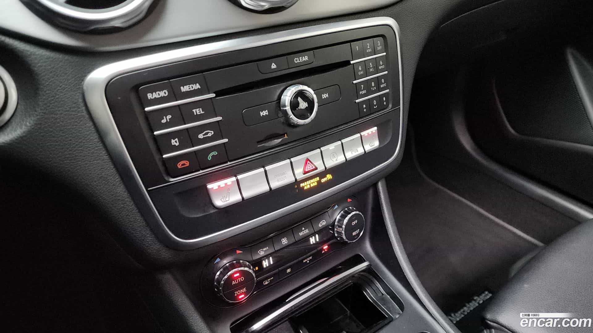 GLA-Class Mercedes-Benz 2019.4-OPTION-021