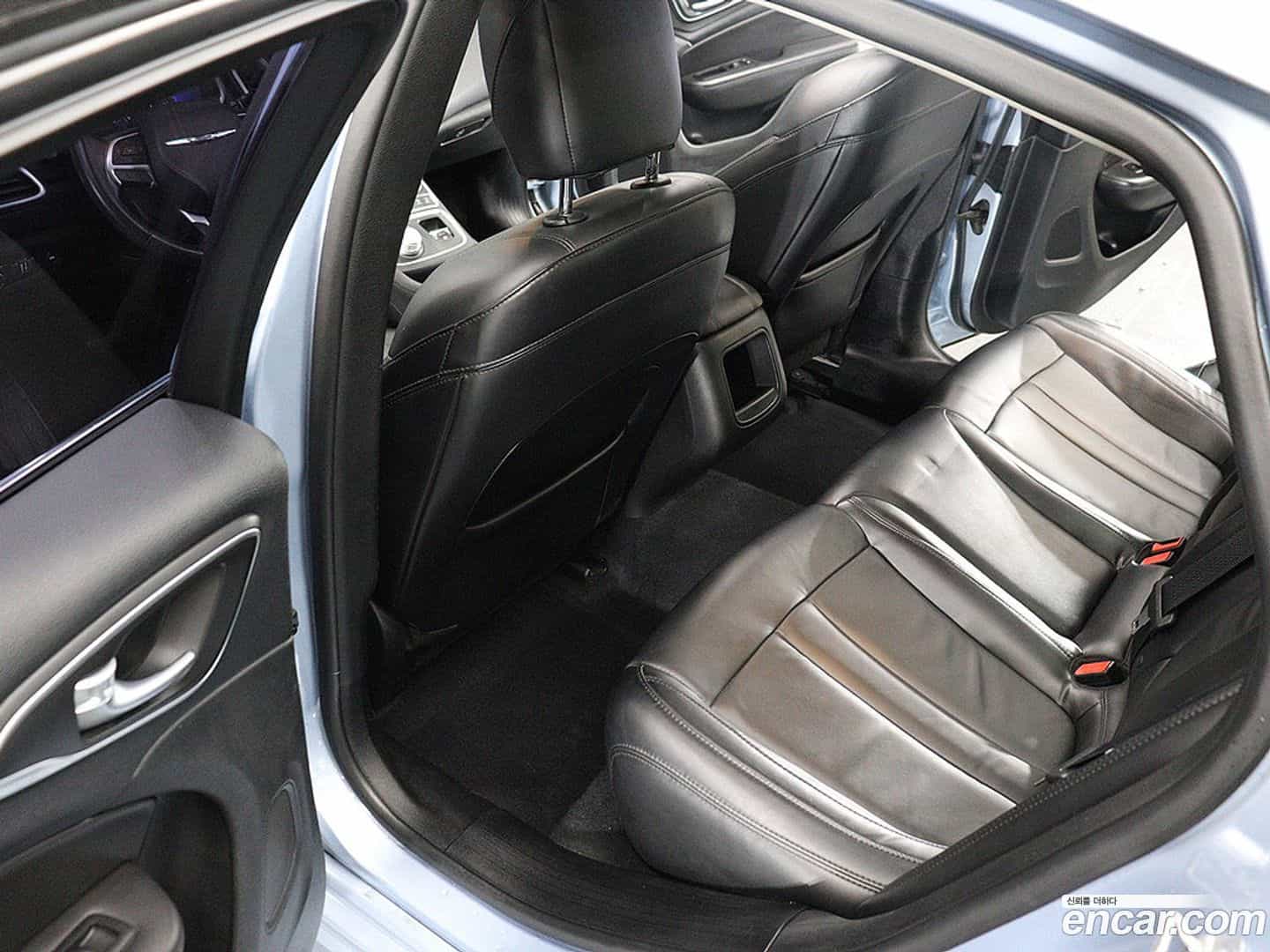 200 Chrysler 2015.11-OPTION-022