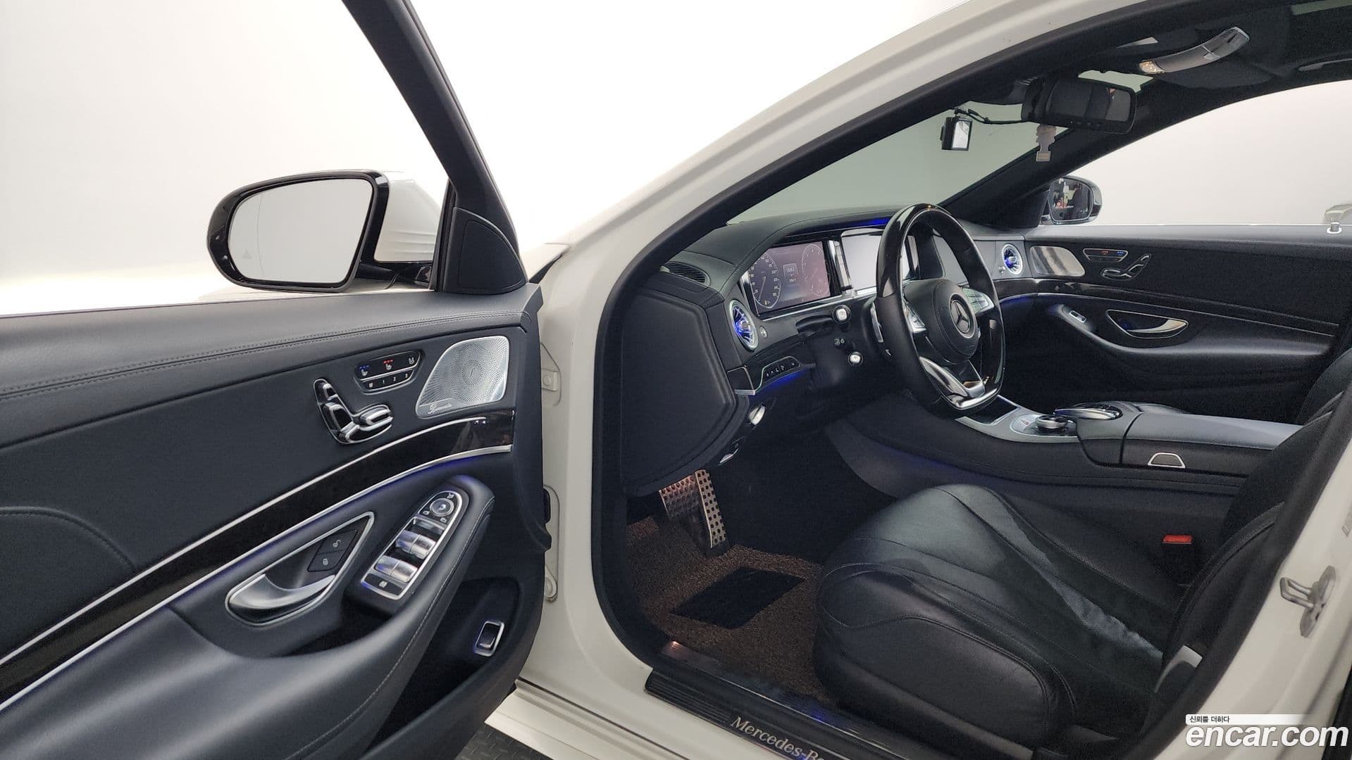 Main__Slider__Photo:S-Class Mercedes-Benz 2016.0-9