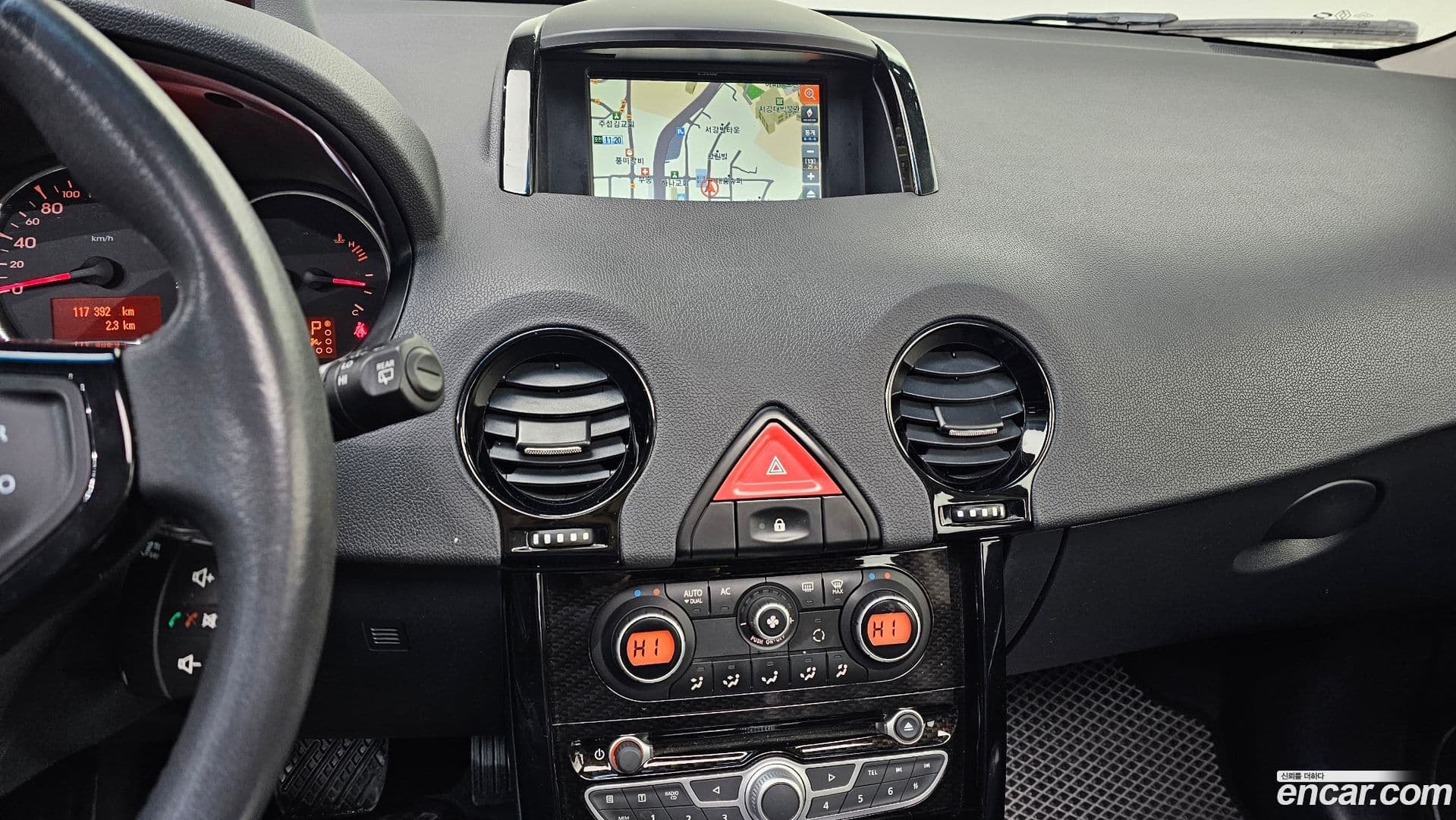 Main__Slider__Photo:QM5 Renault-KoreaSamsung 2010.10-13