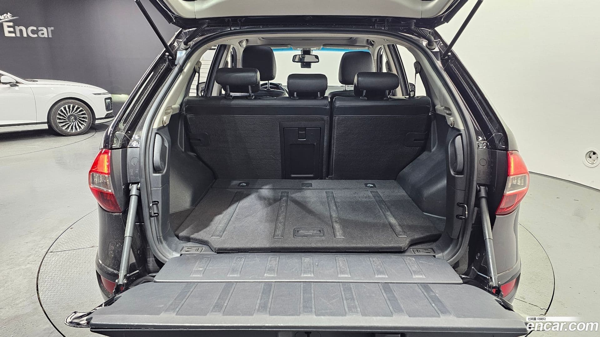 Main__Slider__Photo:QM5 Renault-KoreaSamsung 2010.10-19