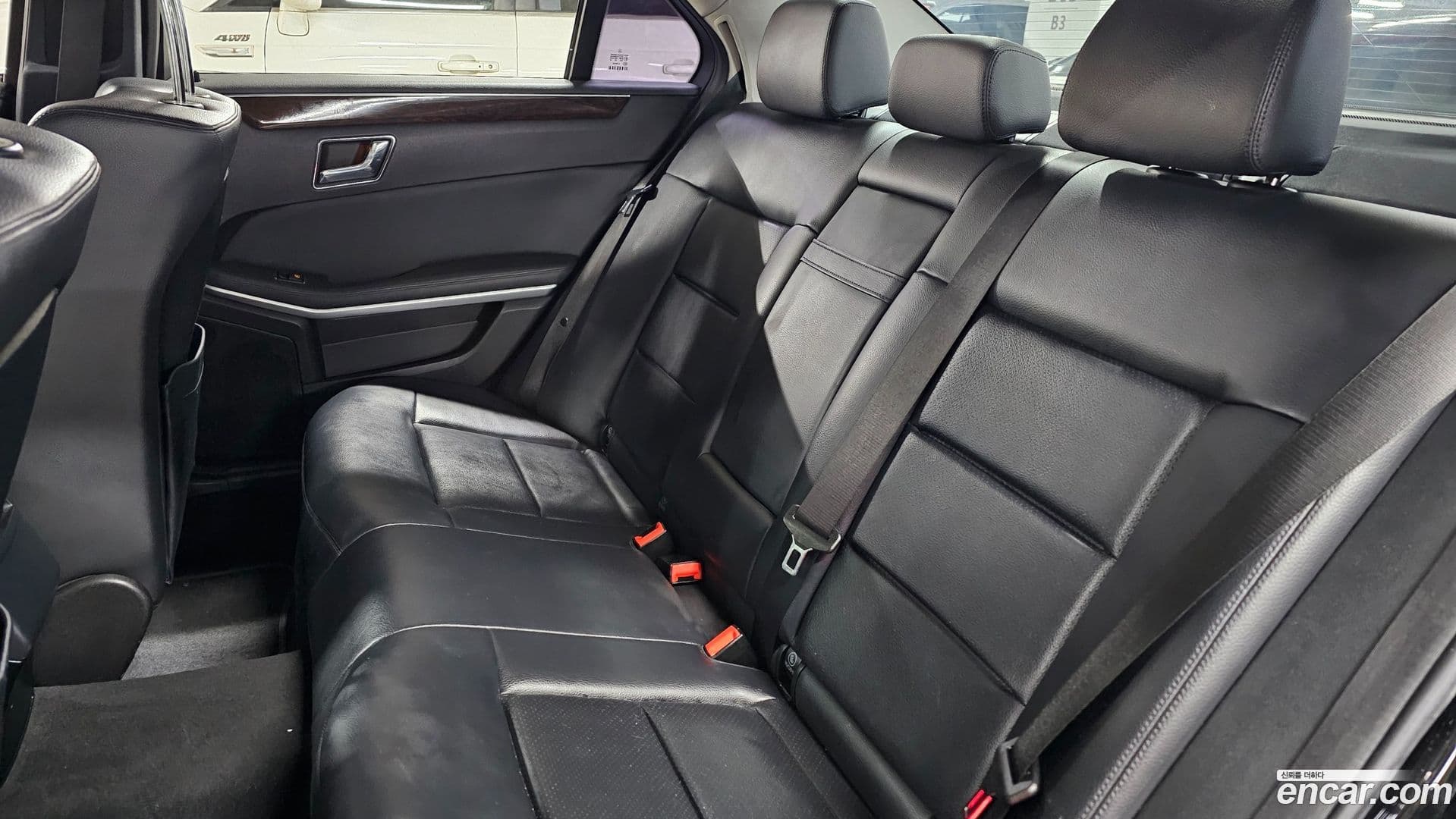 Main__Slider__Photo:E-Class Mercedes-Benz 2011.11-6