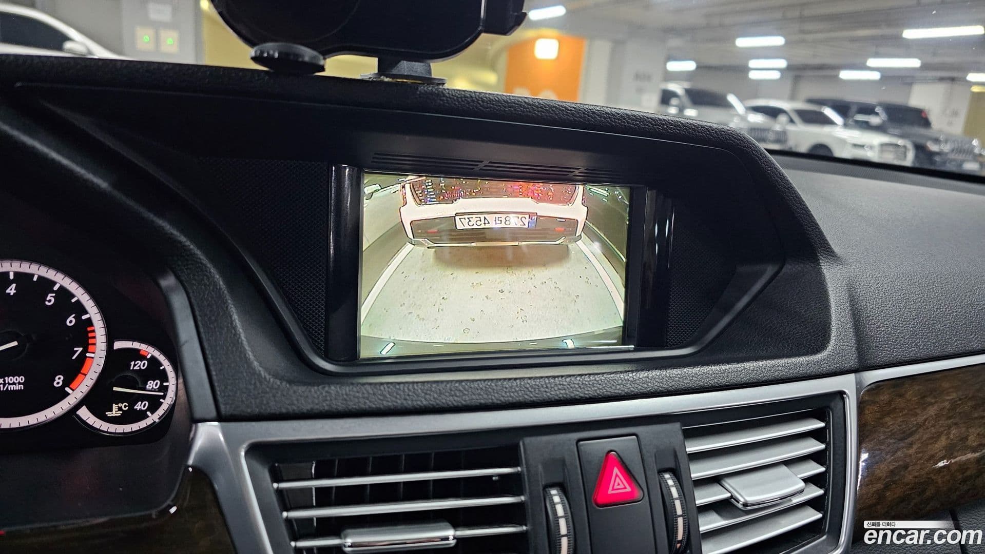 Main__Slider__Photo:E-Class Mercedes-Benz 2011.11-11