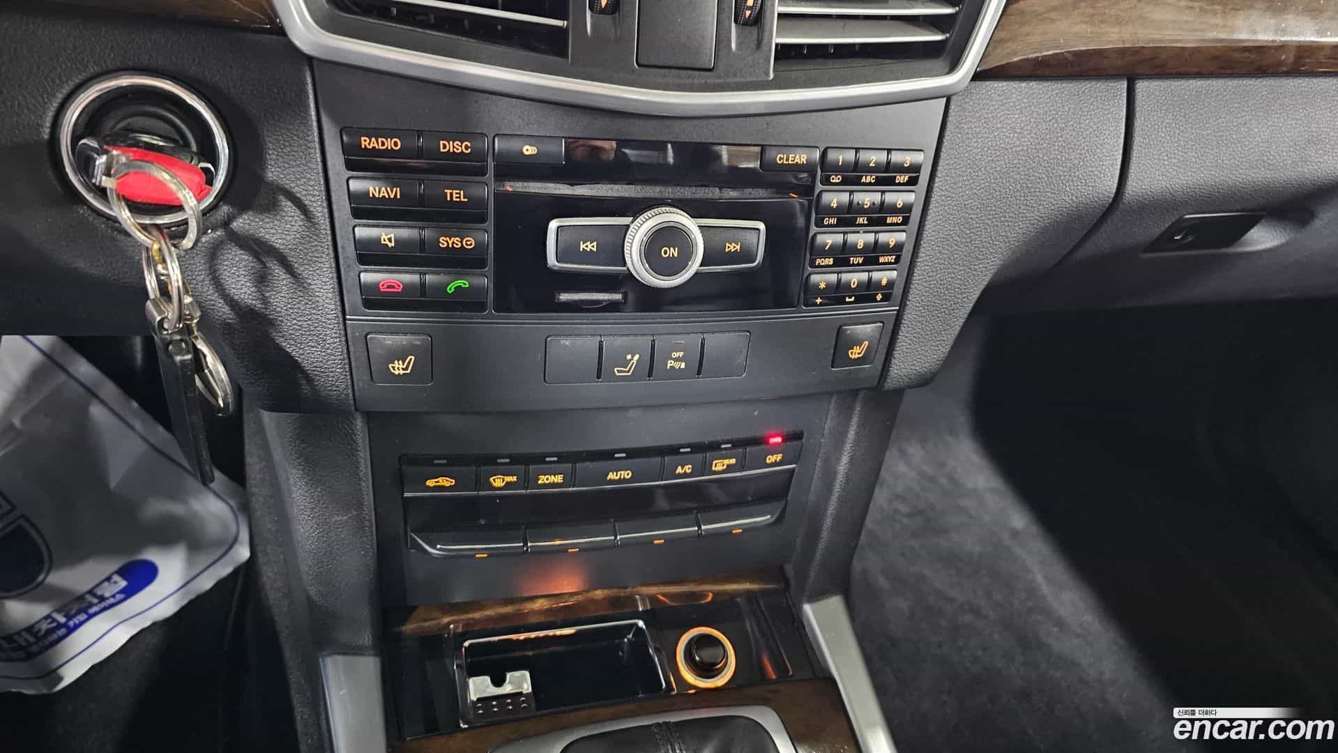 E-Class Mercedes-Benz 2011.11-OPTION-019