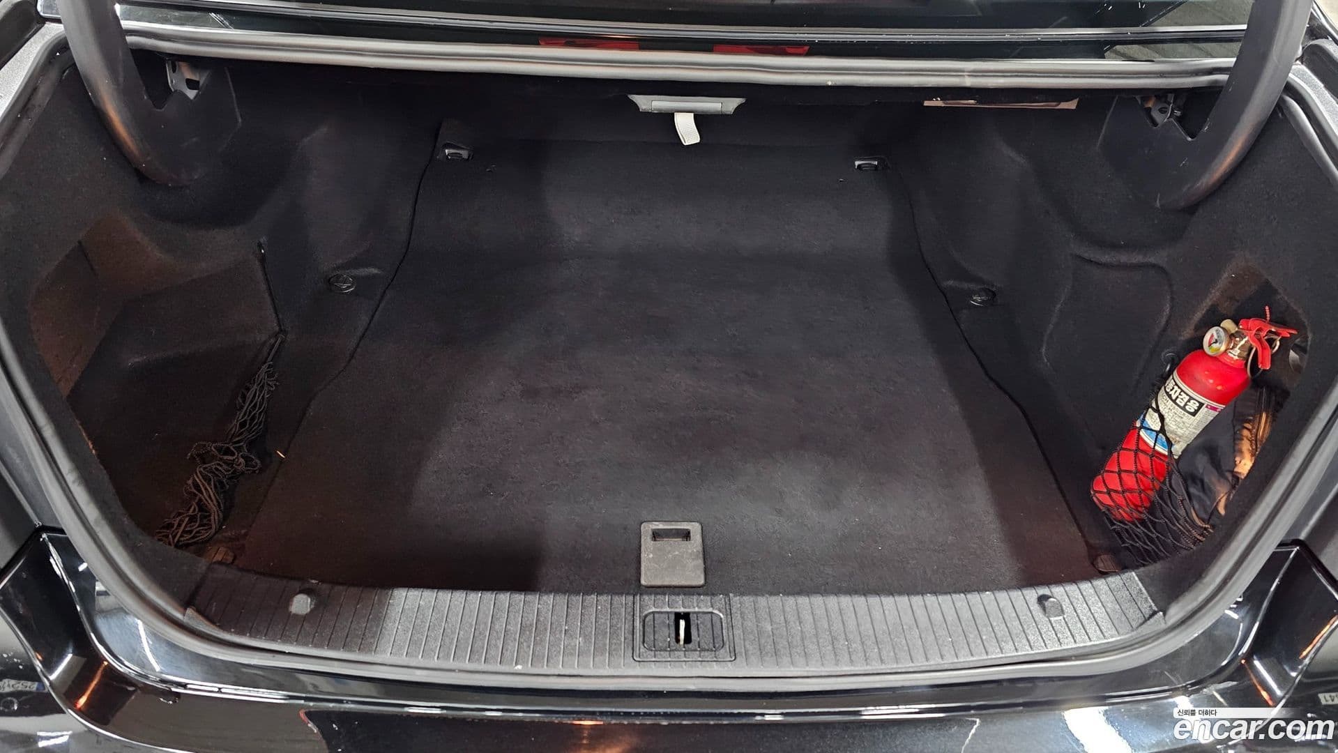 Main__Slider__Photo:E-Class Mercedes-Benz 2011.11-17