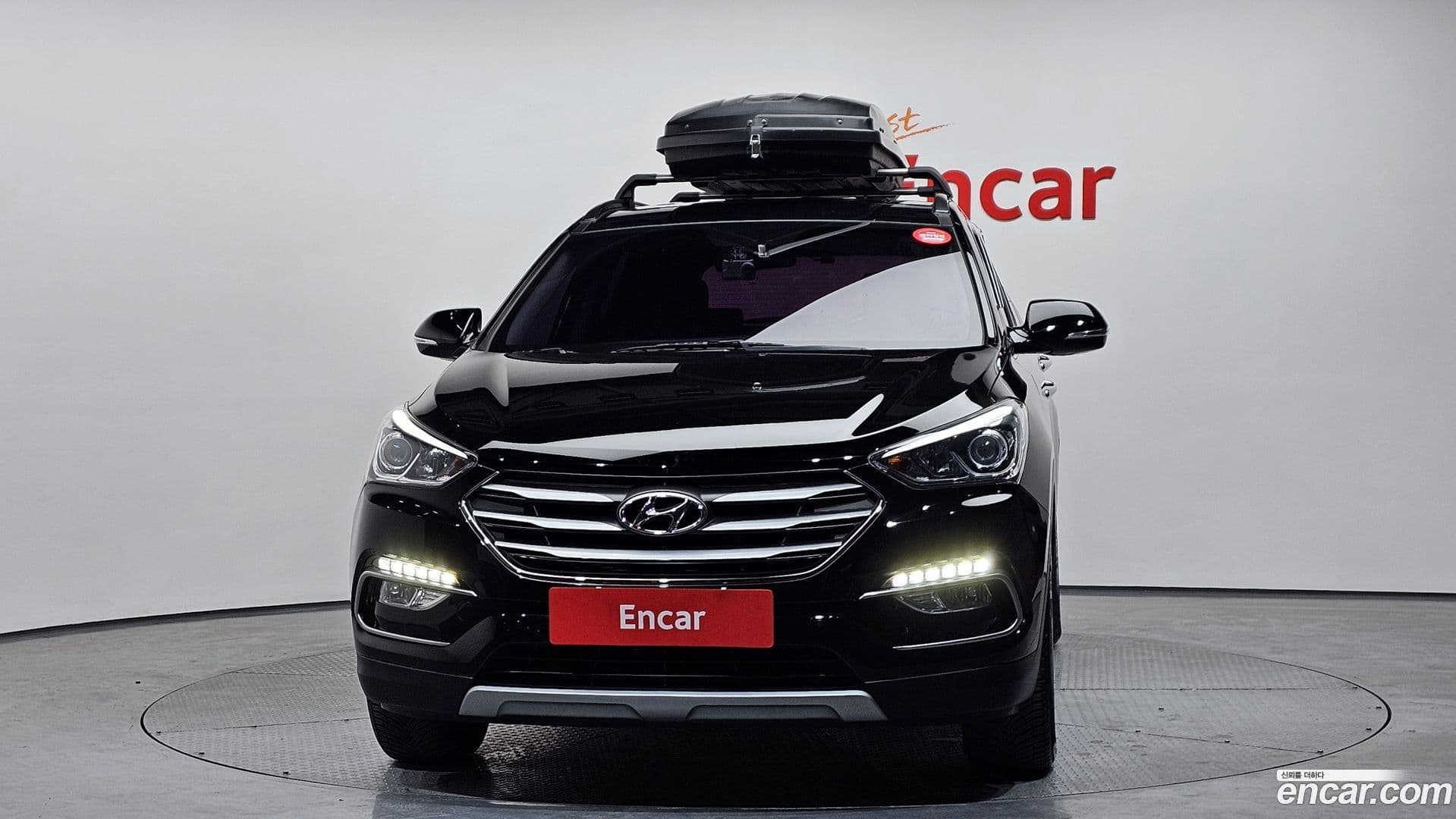 Main__Slider__Photo:Santafe Hyundai 2016.1-2