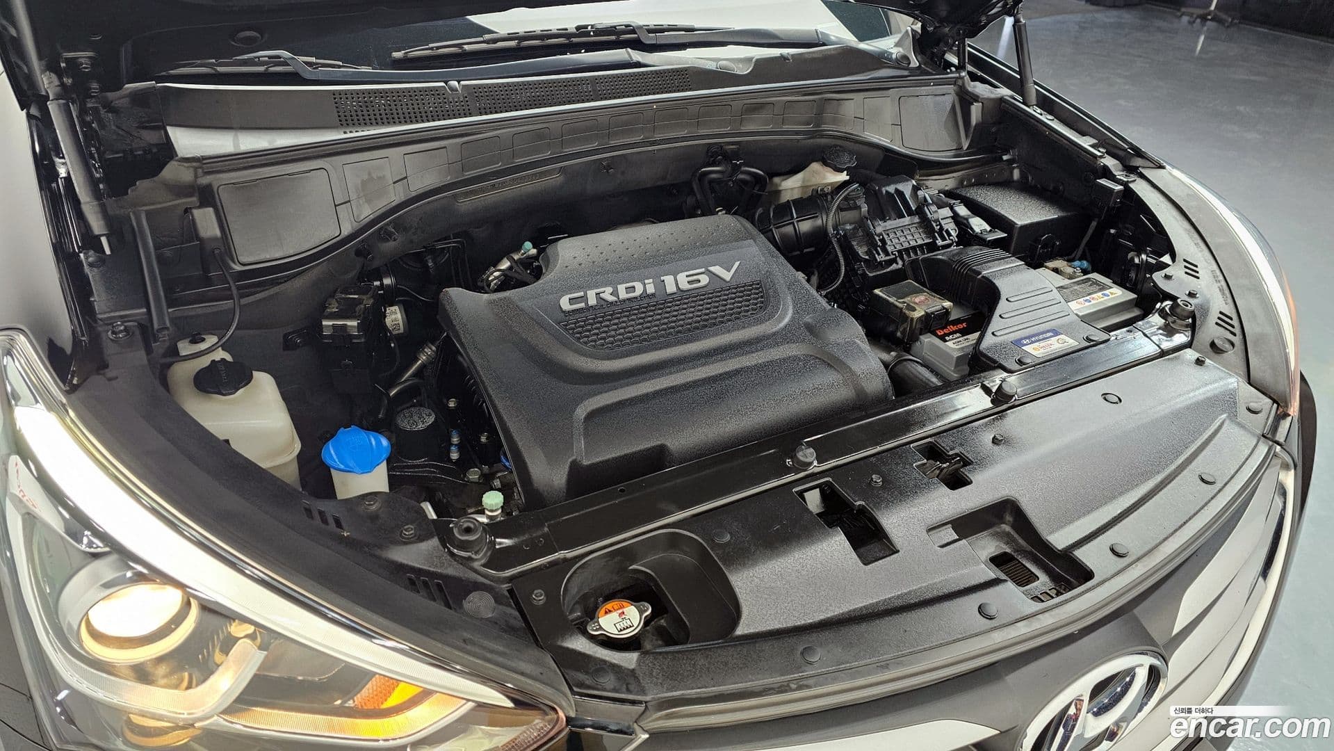 Main__Slider__Photo:Santafe Hyundai 2016.1-5