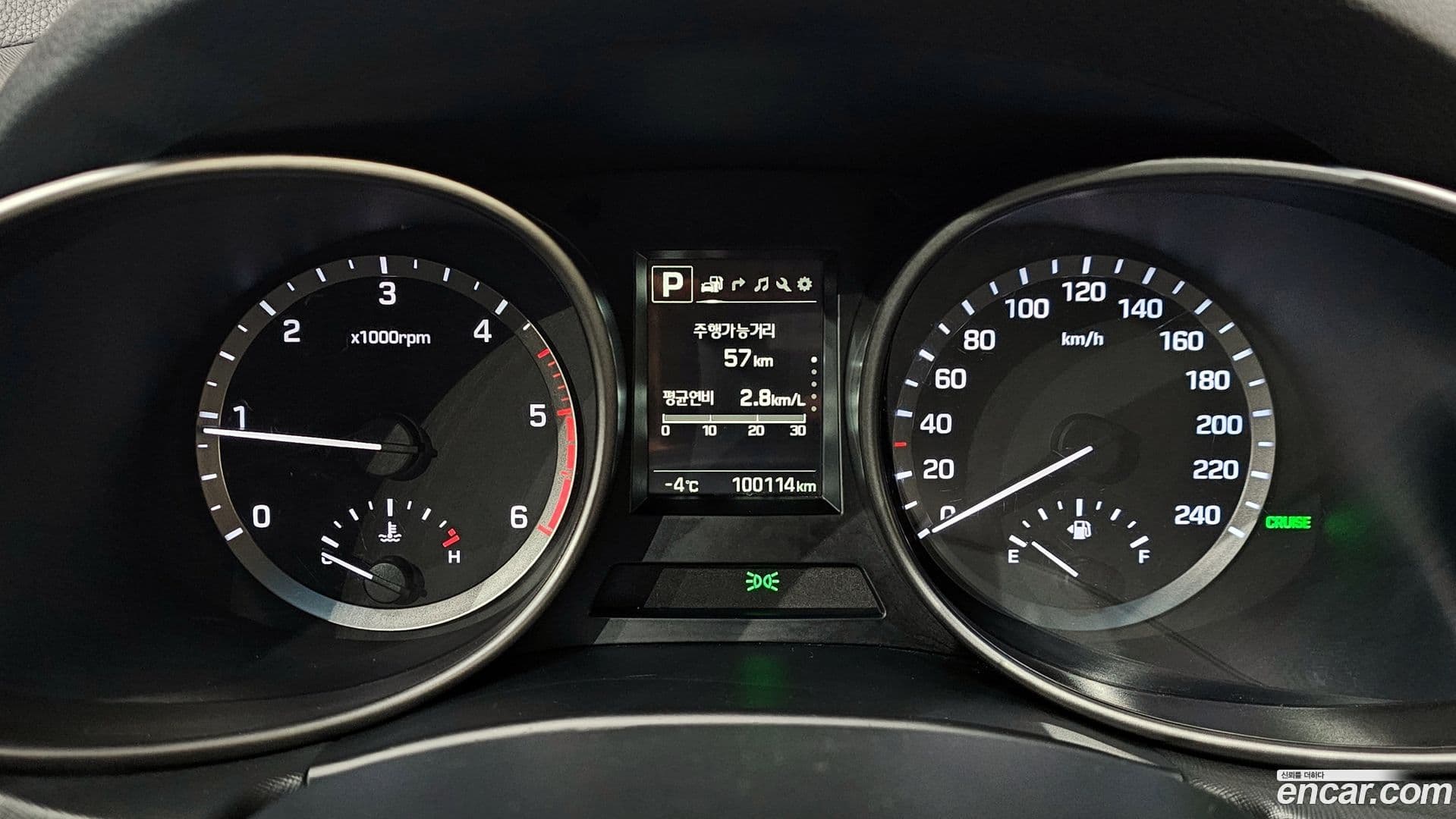 Main__Slider__Photo:Santafe Hyundai 2016.1-7