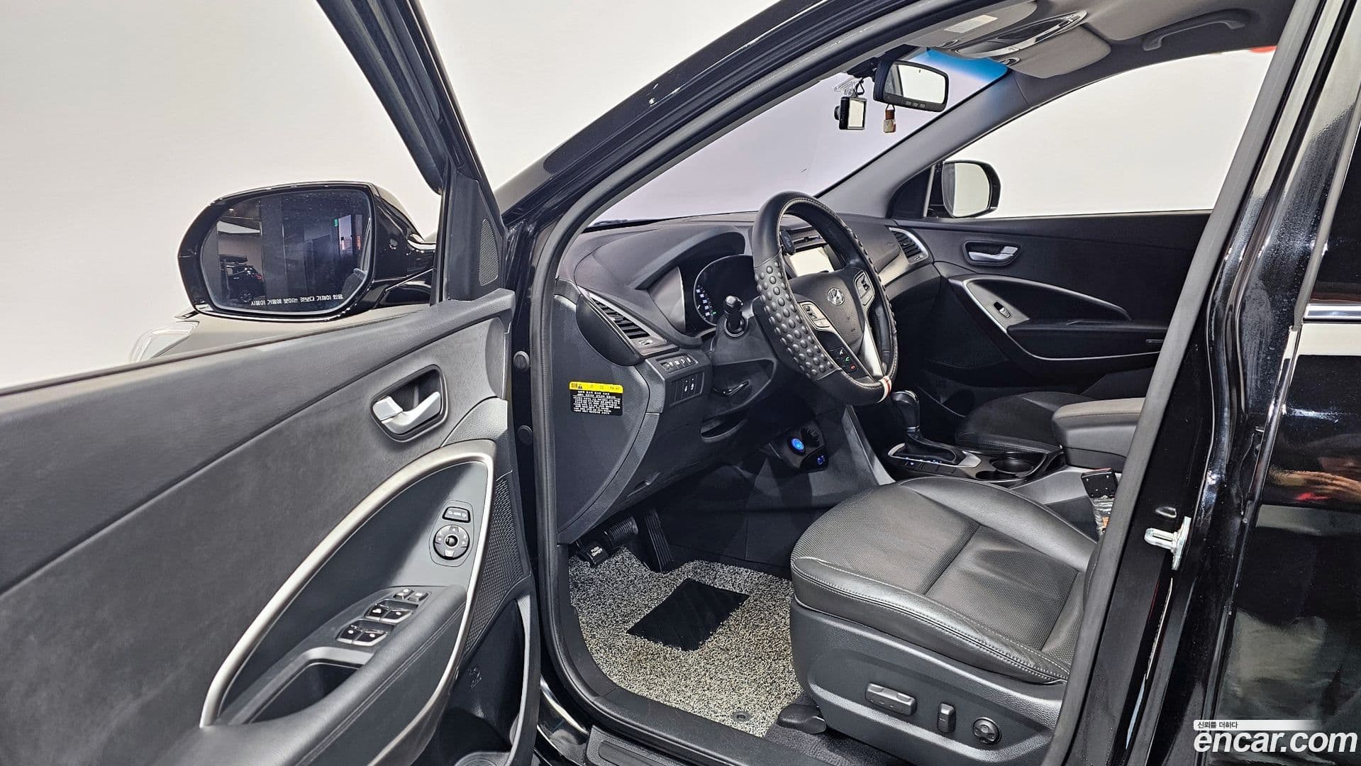 Main__Slider__Photo:Santafe Hyundai 2016.1-10