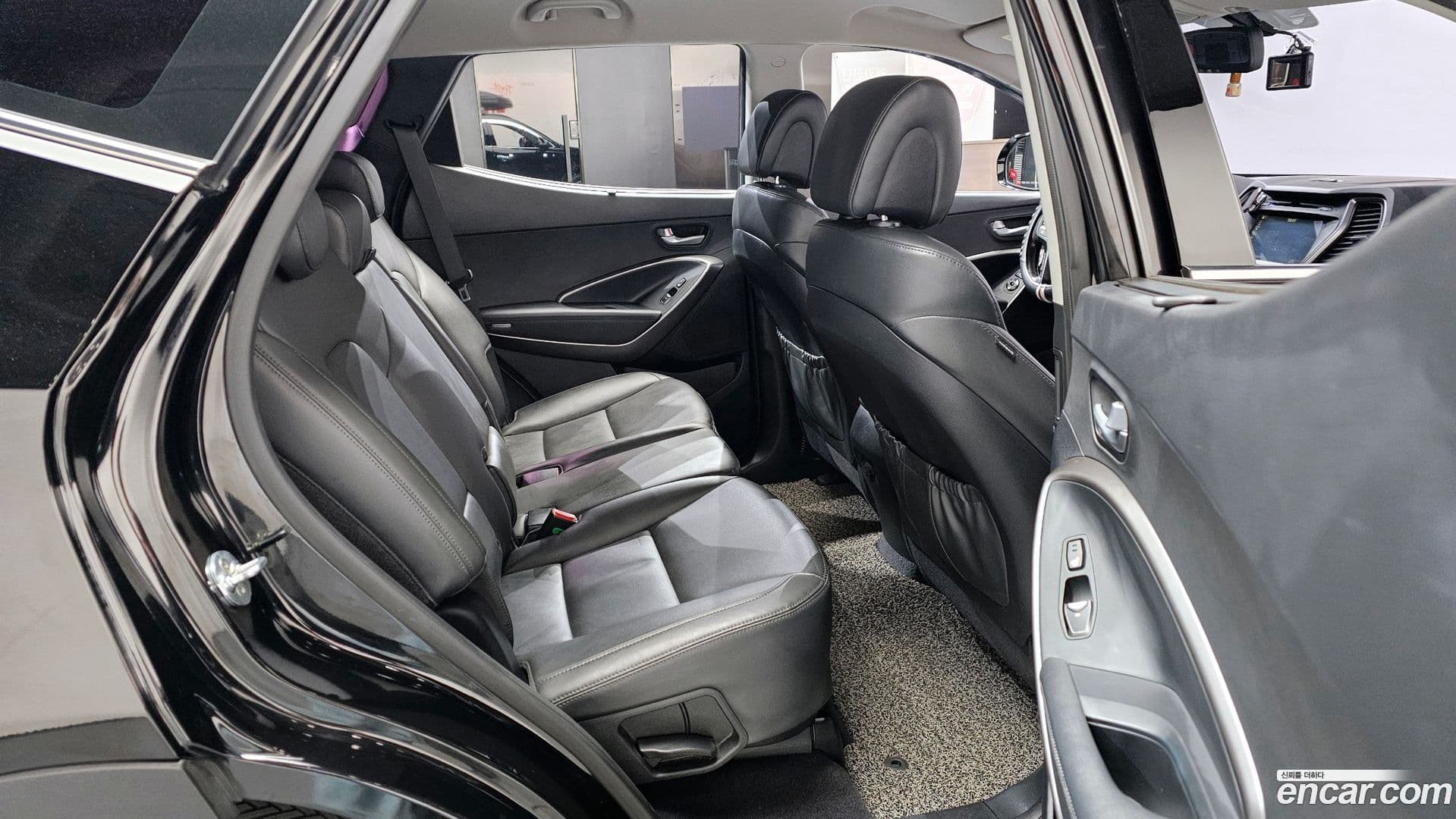 Main__Slider__Photo:Santafe Hyundai 2016.1-11