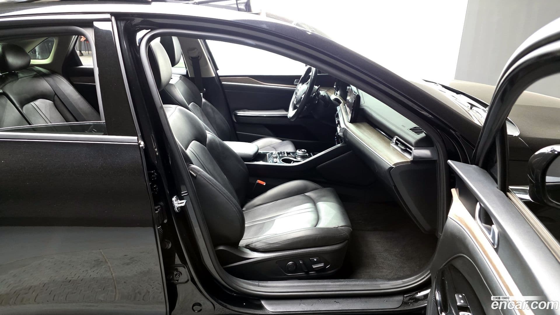 Main__Slider__Photo:K5 Kia 2020.5-10