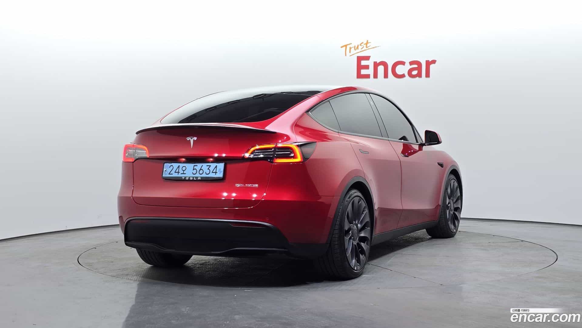 Model Y Tesla 2021.4-OUTER-002