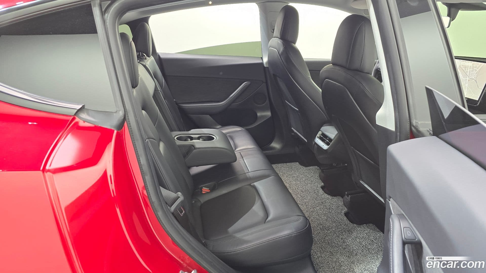 Main__Slider__Photo:Model Y Tesla 2021.4-11