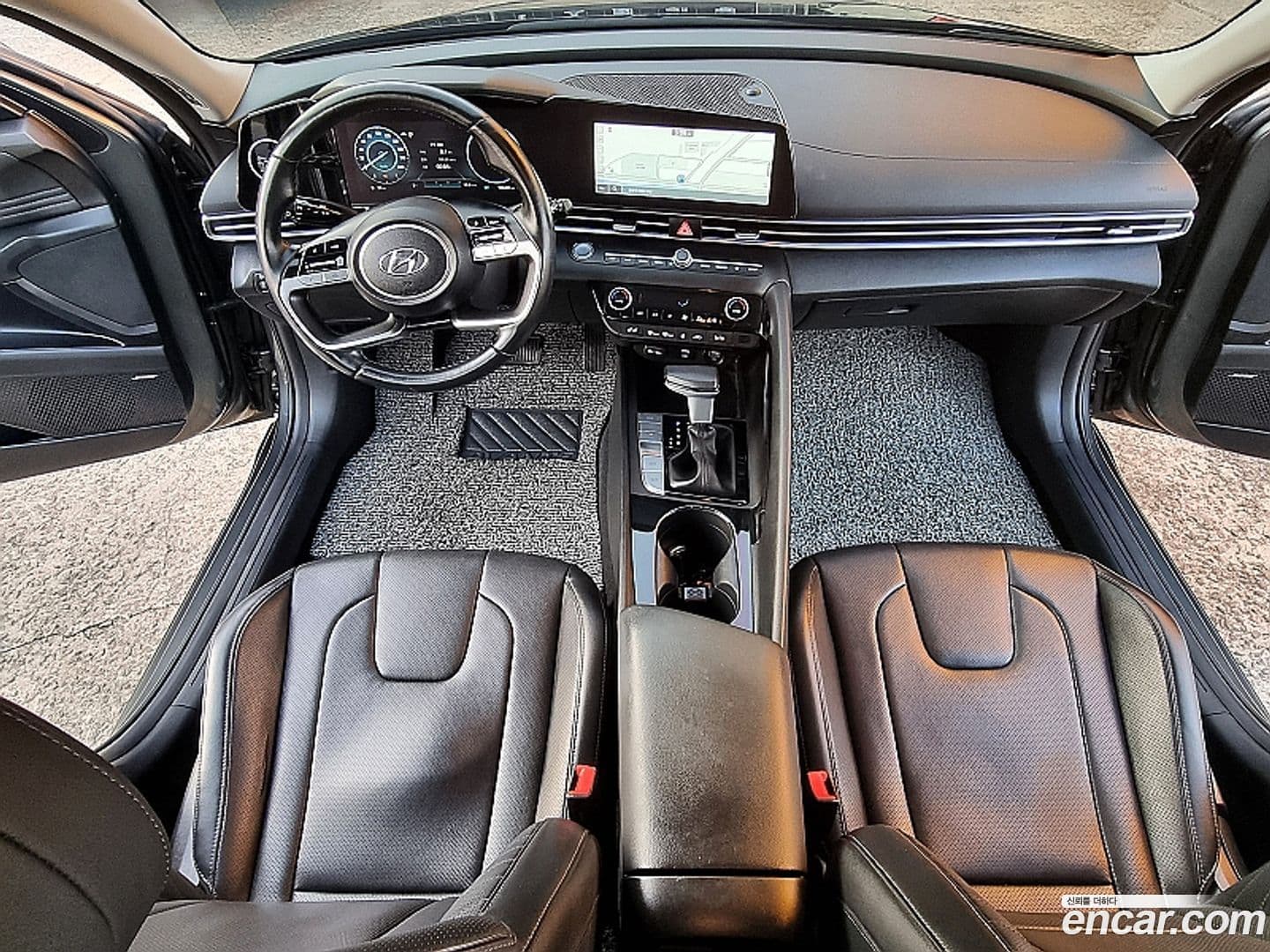 Main__Slider__Photo:AVANTE Hyundai 2022.0-4