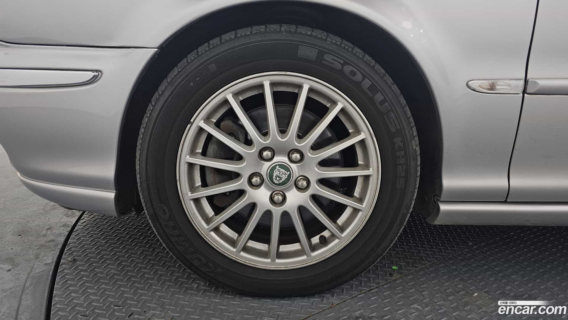 X-TYPE Jaguar 2006.0-OUTER-005