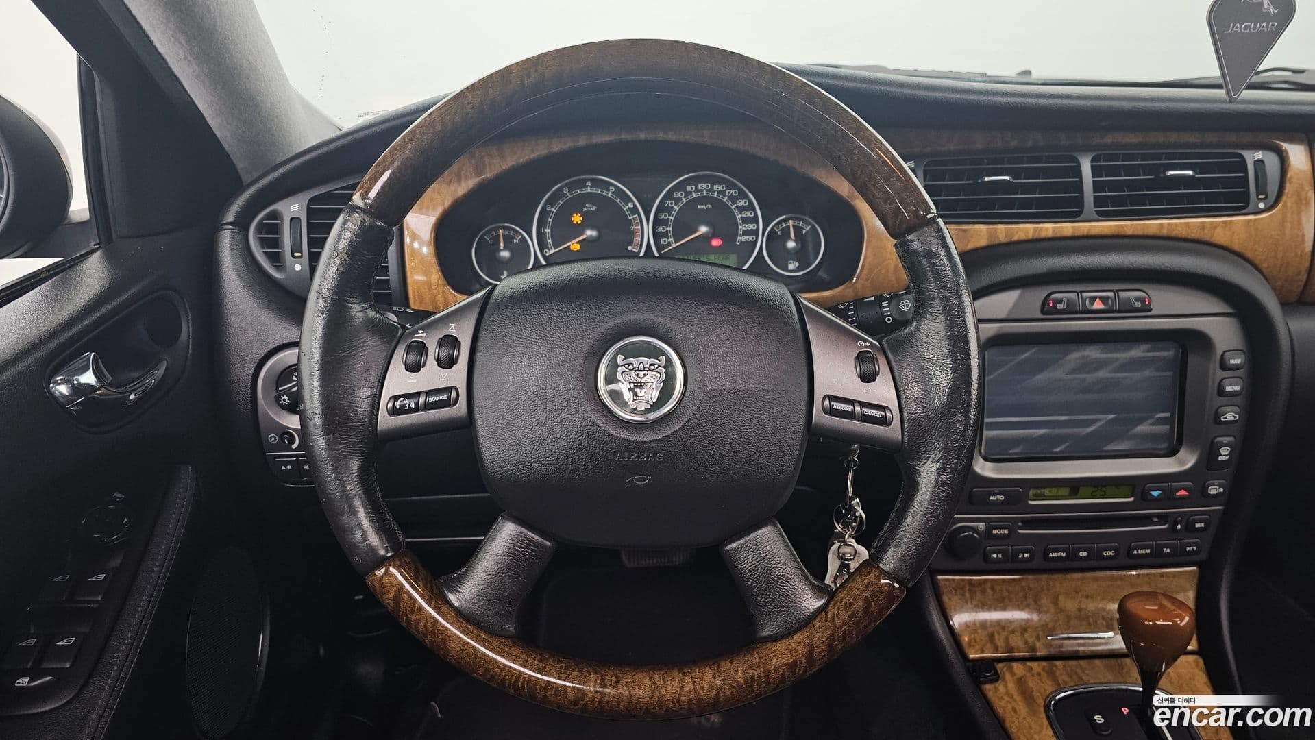 Main__Slider__Photo:X-TYPE Jaguar 2006.0-12