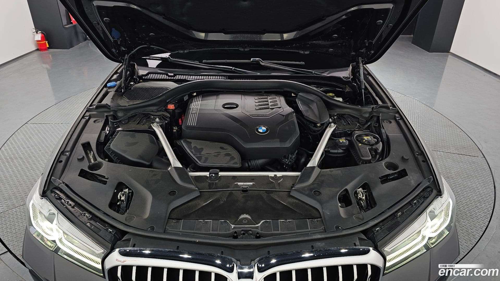 Main__Slider__Photo:5-Series BMW 2021.4-5