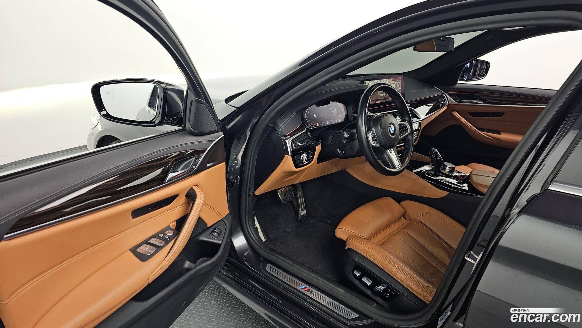 Main__Slider__Photo:5-Series BMW 2021.4-10