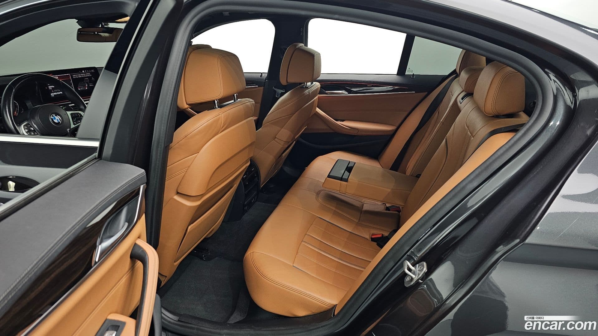 Main__Slider__Photo:5-Series BMW 2021.4-11