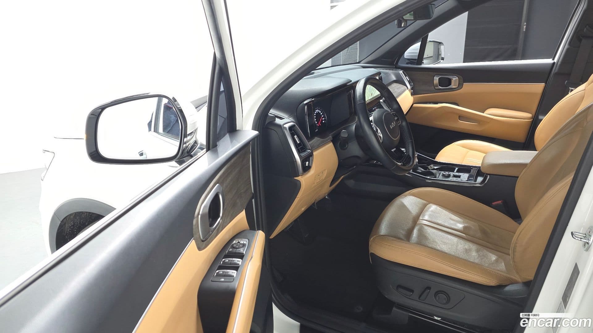 Main__Slider__Photo:Sorento Kia 2022.0-10