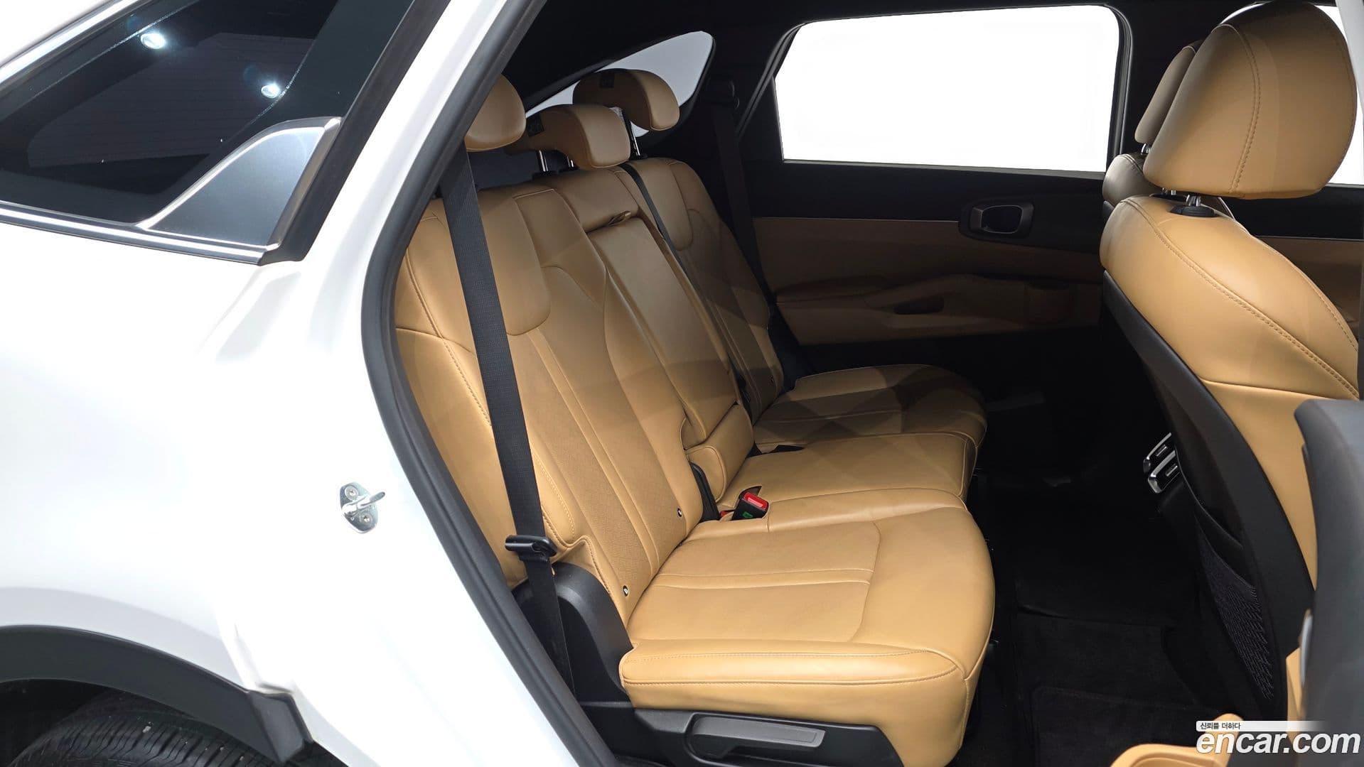 Main__Slider__Photo:Sorento Kia 2022.0-11