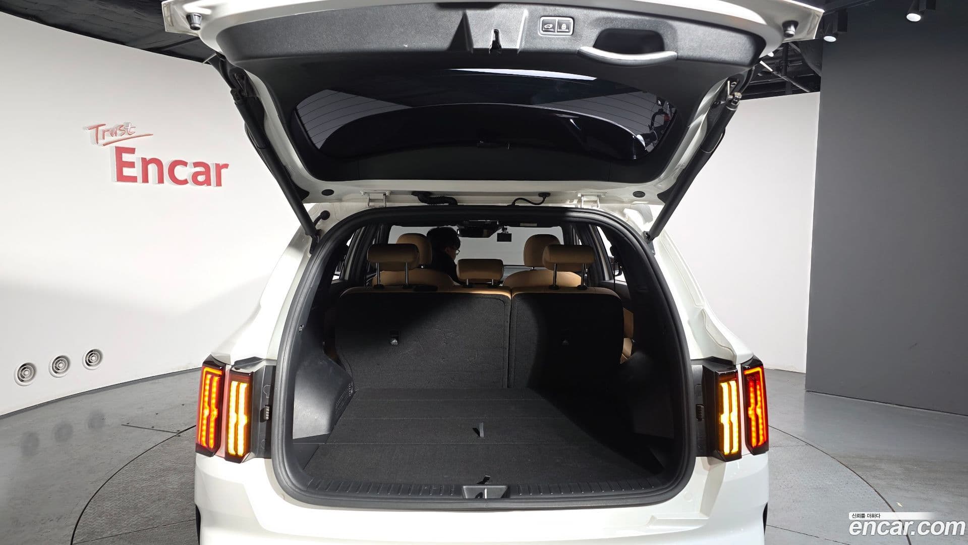 Main__Slider__Photo:Sorento Kia 2022.0-18