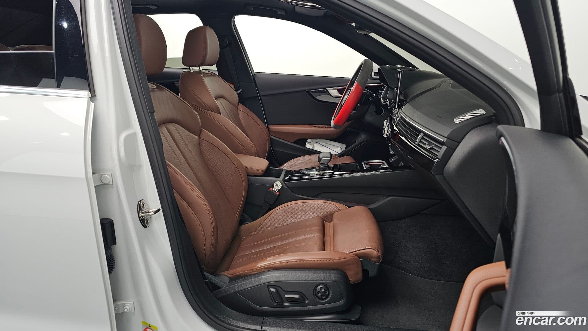 Main__Slider__Photo:A4 Audi 2020.6-9