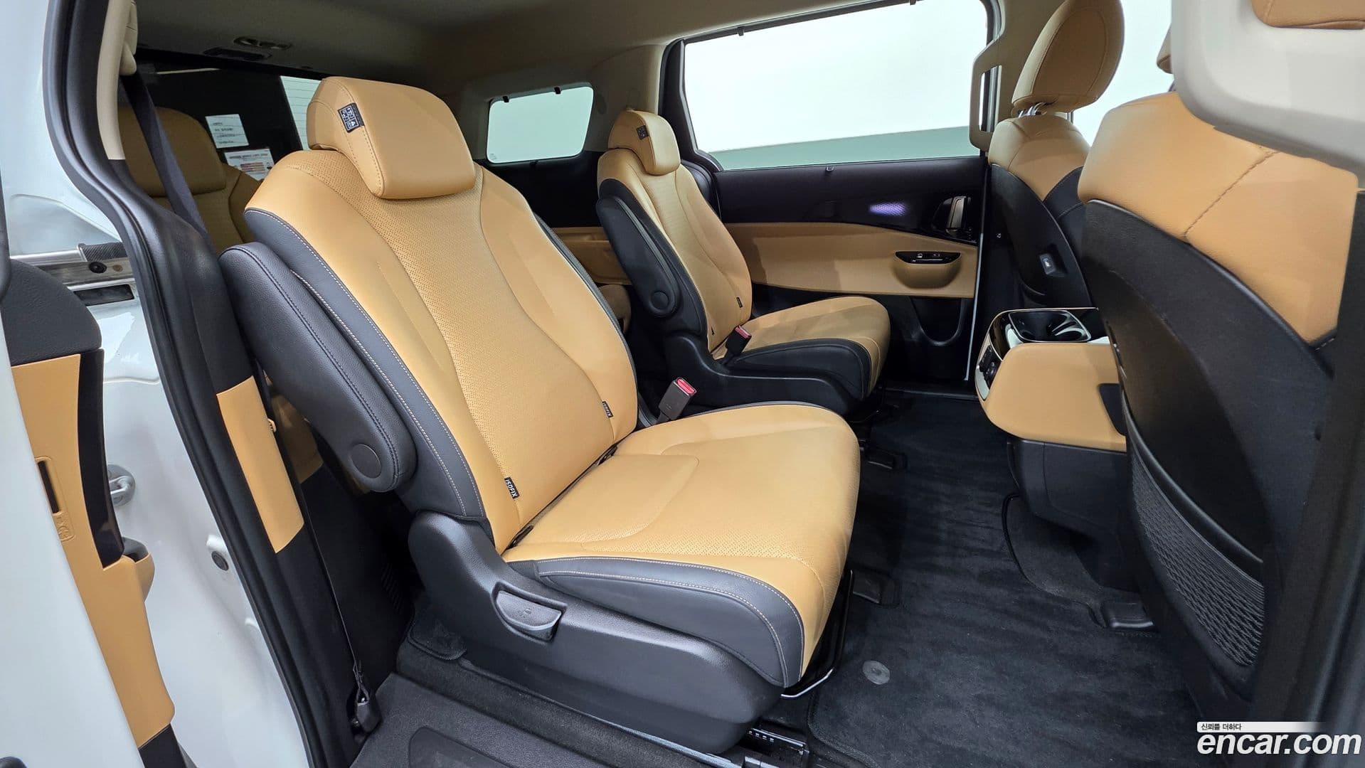 Main__Slider__Photo:Canival Kia 2023.1-18