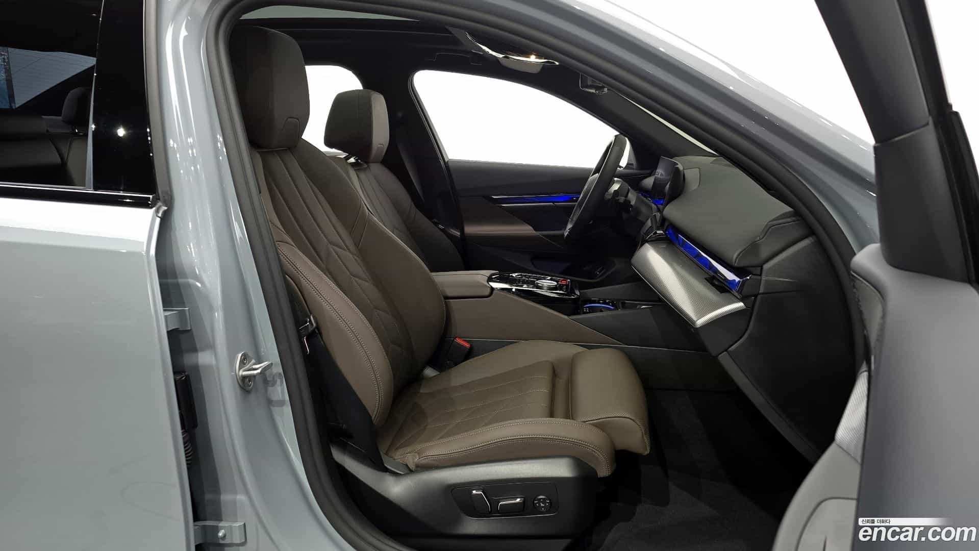 5-Series BMW 2025.5-INNER-010