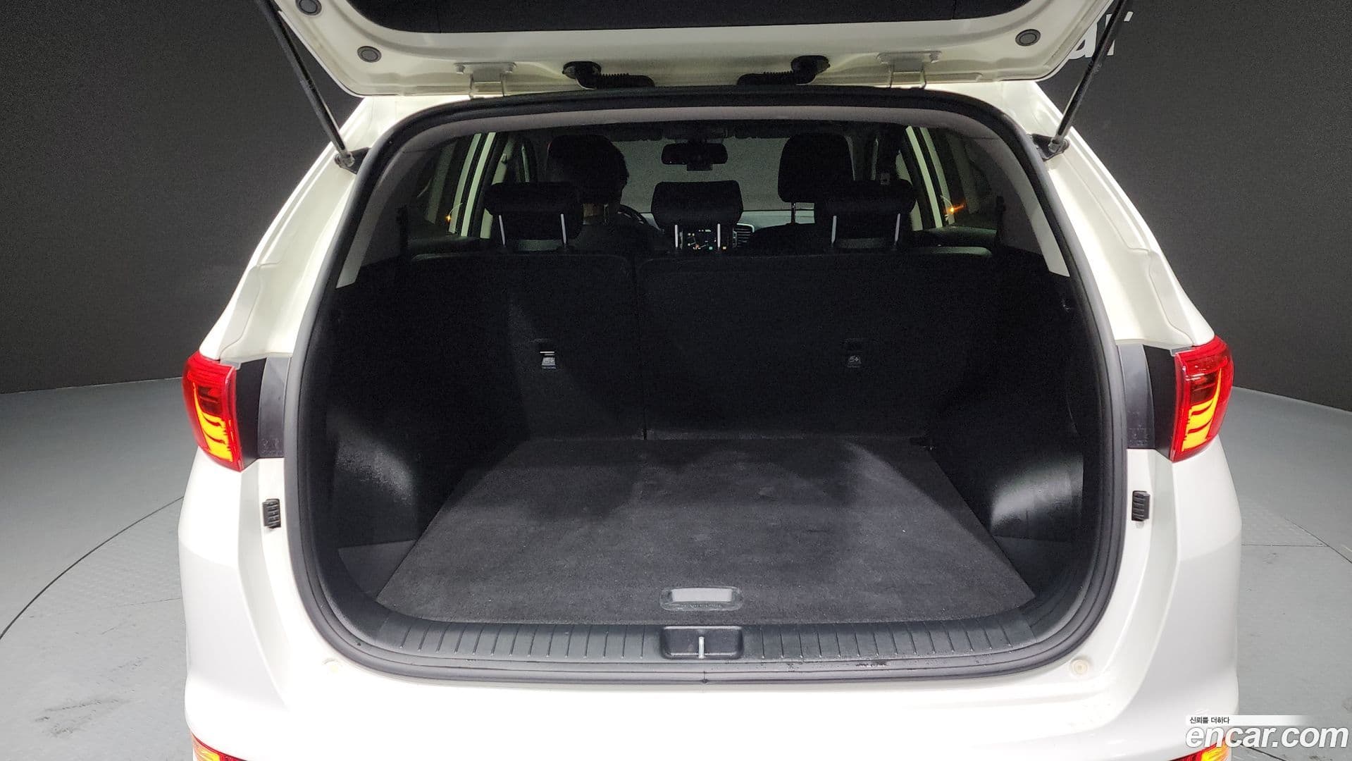 Main__Slider__Photo:Sportage Kia 2015.11-19