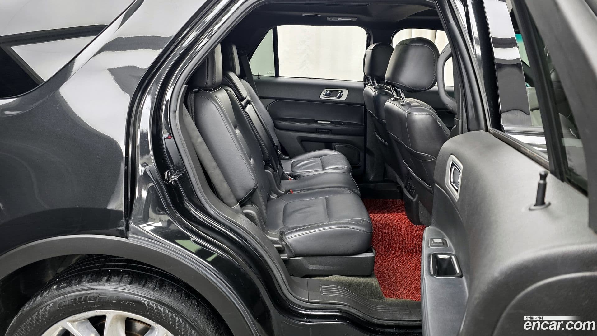 Main__Slider__Photo:Explorer Ford 2015.2-11